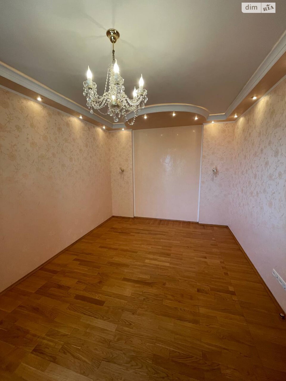 Продаж шестикімнатної квартири в Чернігові, на вул. Міхнюка Олега 41А корпус 1, район Деснянський фото 1 Продаж шестикімнатної квартири в Чернігові, на вул. Міхнюка Олега 41А корпус 1, район Деснянський фото 1