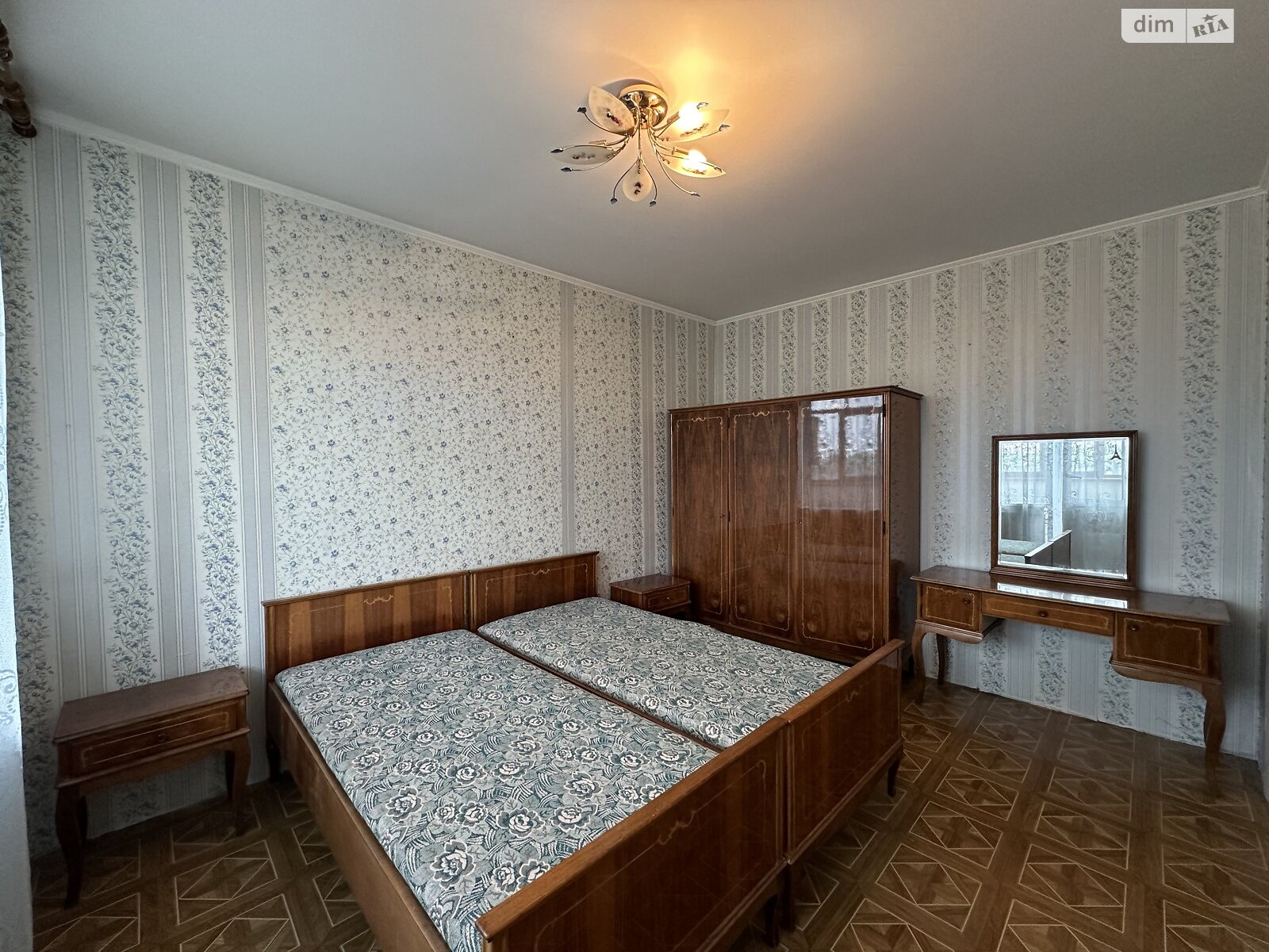 Продаж трикімнатної квартири в Чернігові, на вул. Мстиславська, район Деснянський фото 1 Продаж трикімнатної квартири в Чернігові, на вул. Мстиславська, район Деснянський фото 1