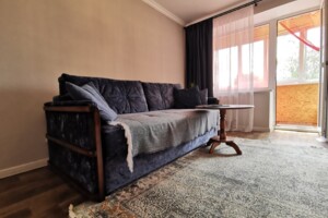Продаж двокімнатної квартири в Чернігові, на просп. Перемоги 195, район Деснянський фото 2