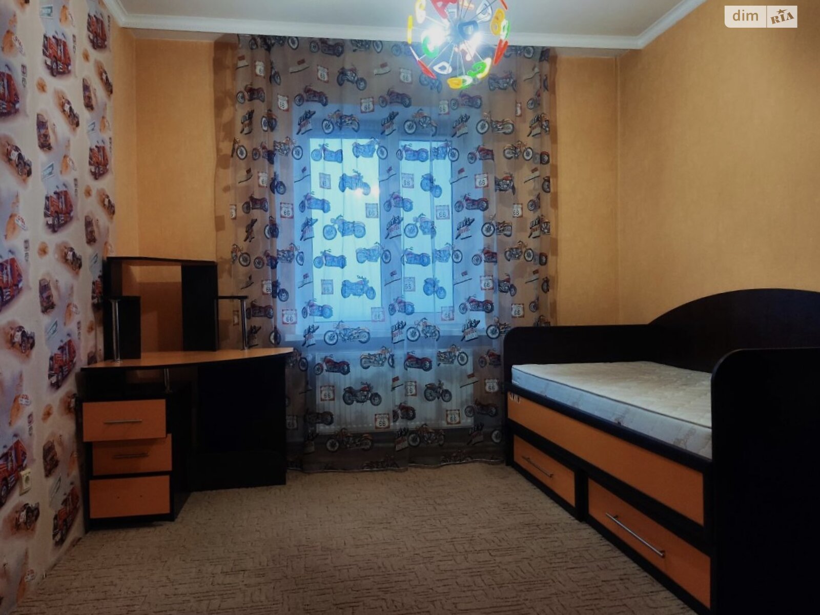 Продажа трехкомнатной квартиры в Чернигове, на ул. Спасателей 35, район Деснянский фото 1