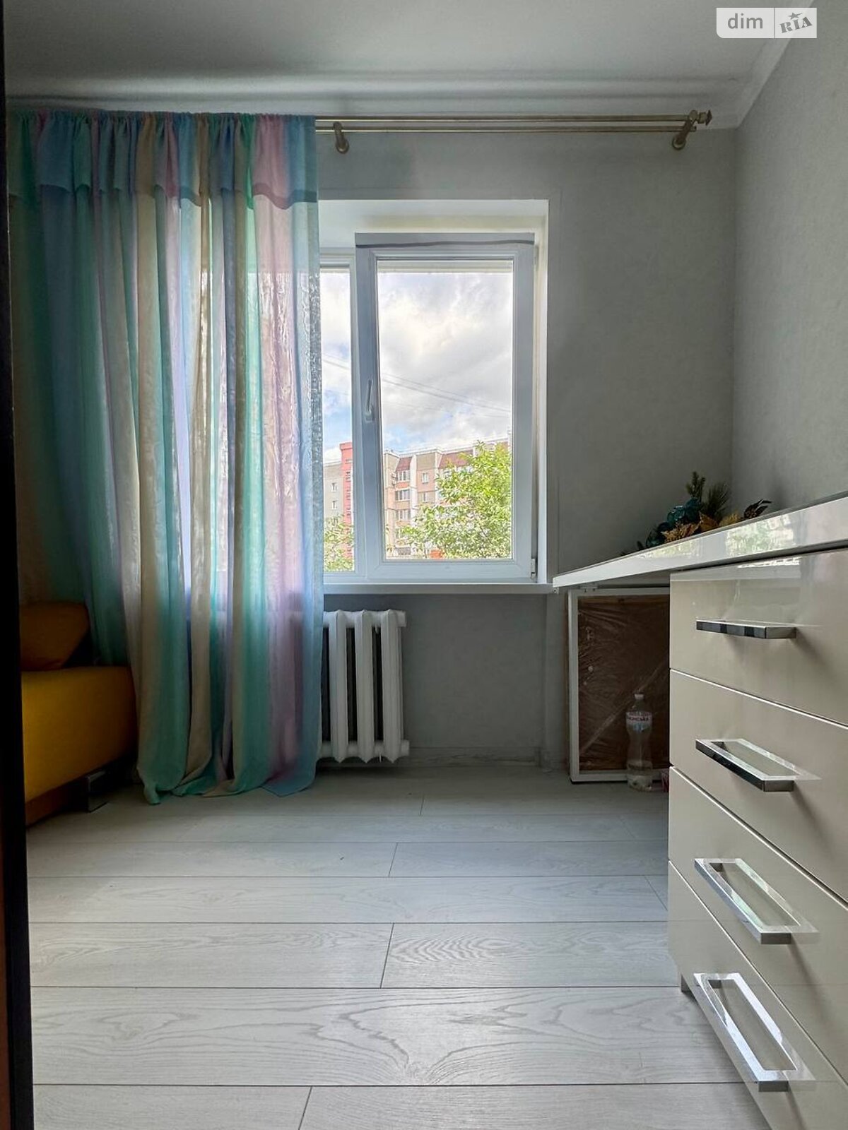 Продаж трикімнатної квартири в Чернігові, на вул. Рятувальників 33, район Деснянський фото 1 Продаж трикімнатної квартири в Чернігові, на вул. Рятувальників 33, район Деснянський фото 1