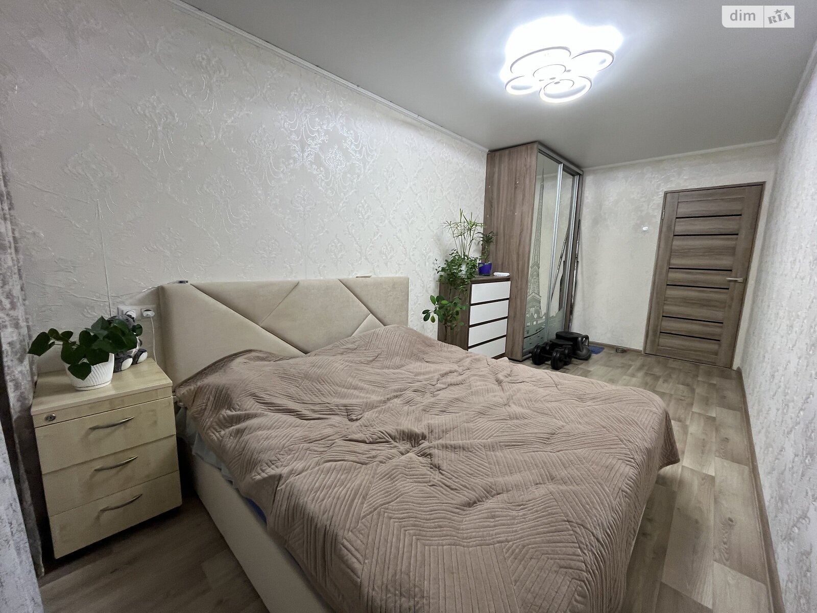 Продаж двокімнатної квартири в Чернігові, на вул. Рятувальників, район Деснянський фото 1 Продаж двокімнатної квартири в Чернігові, на вул. Рятувальників, район Деснянський фото 1