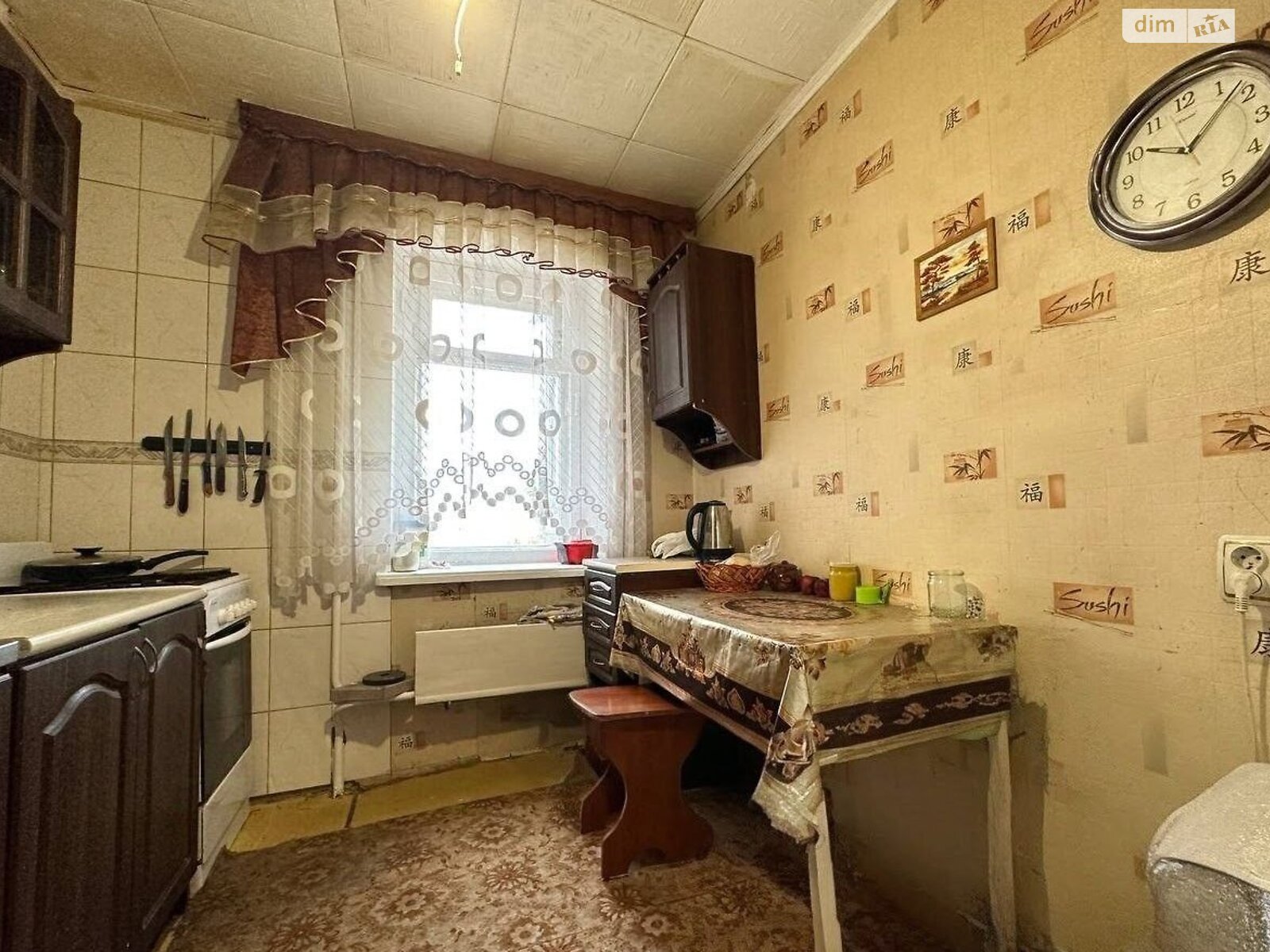 Продаж трикімнатної квартири в Чернігові, на вул. Захисників України 17, район Деснянський фото 1