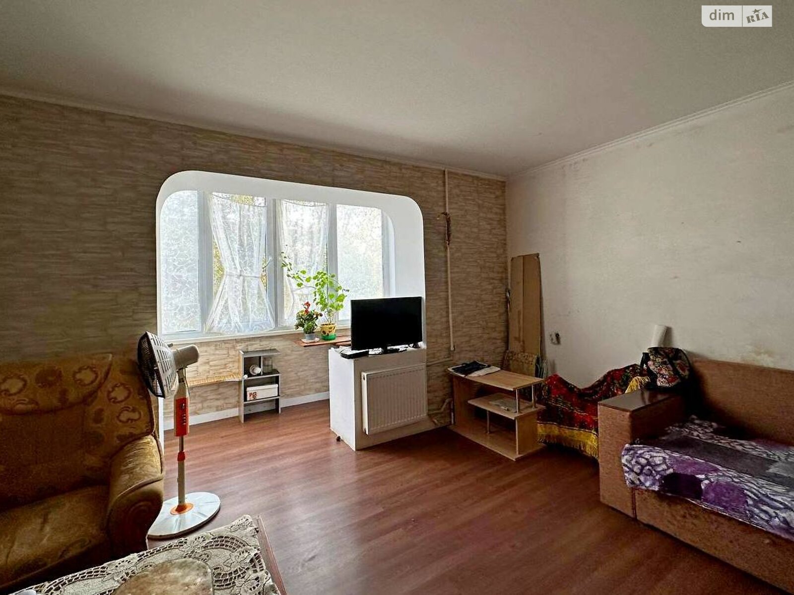 Продаж трикімнатної квартири в Чернігові, на вул. Захисників України 17, район Деснянський фото 1