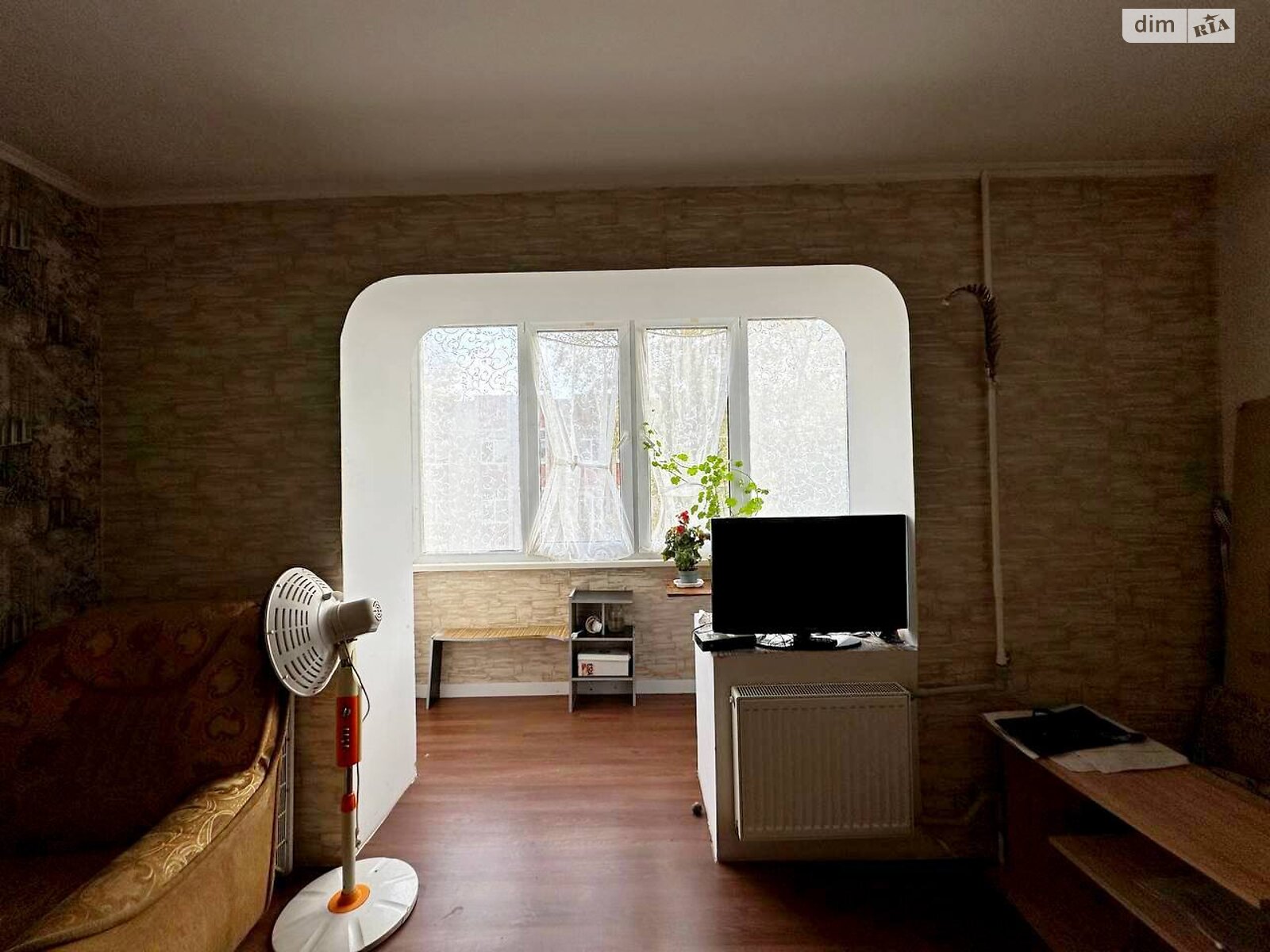 Продаж трикімнатної квартири в Чернігові, на вул. Захисників України 17, район Деснянський фото 1