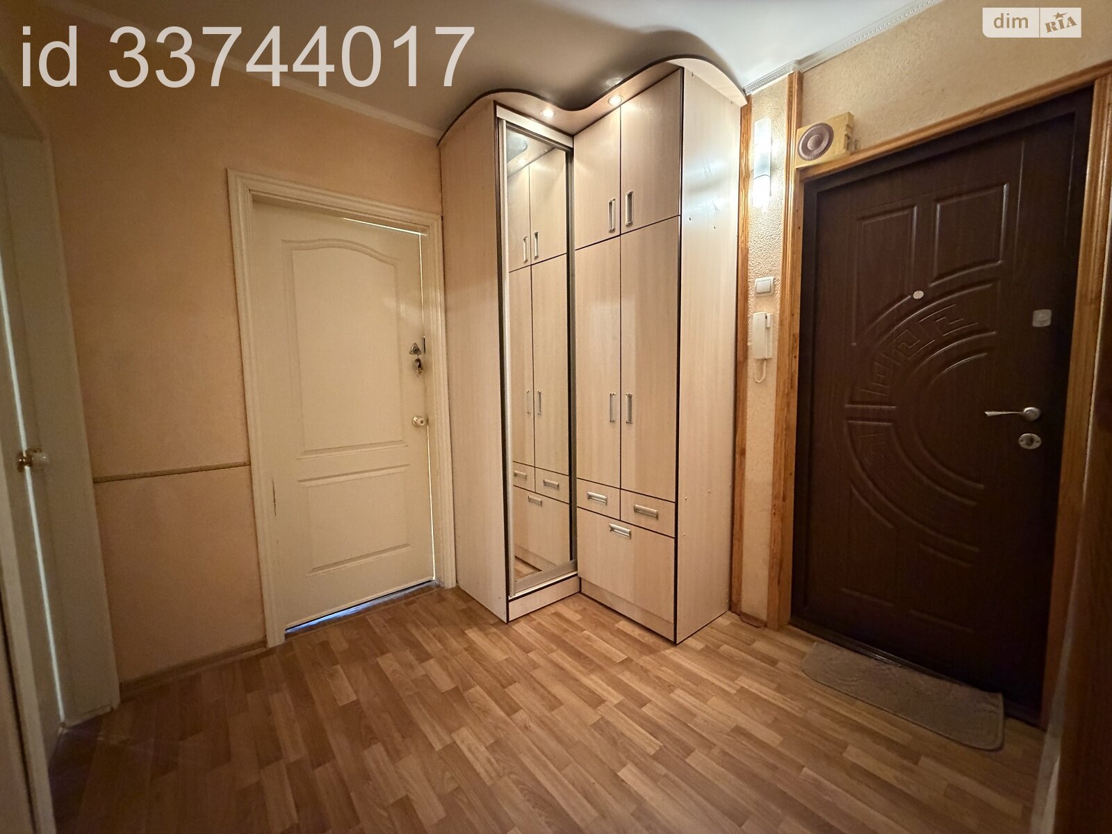 Продажа трехкомнатной квартиры в Чернигове, на ул. Защитников Украины, район Деснянский фото 1