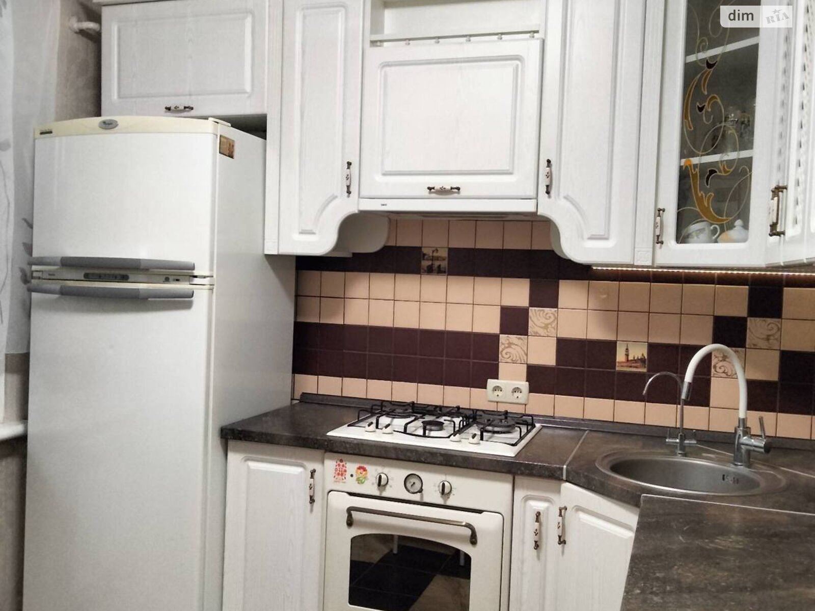 Продаж двокімнатної квартири в Чернігові, на вул. Курсанта Єськова, район Єськов фото 1 Продаж двокімнатної квартири в Чернігові, на вул. Курсанта Єськова, район Єськов фото 1