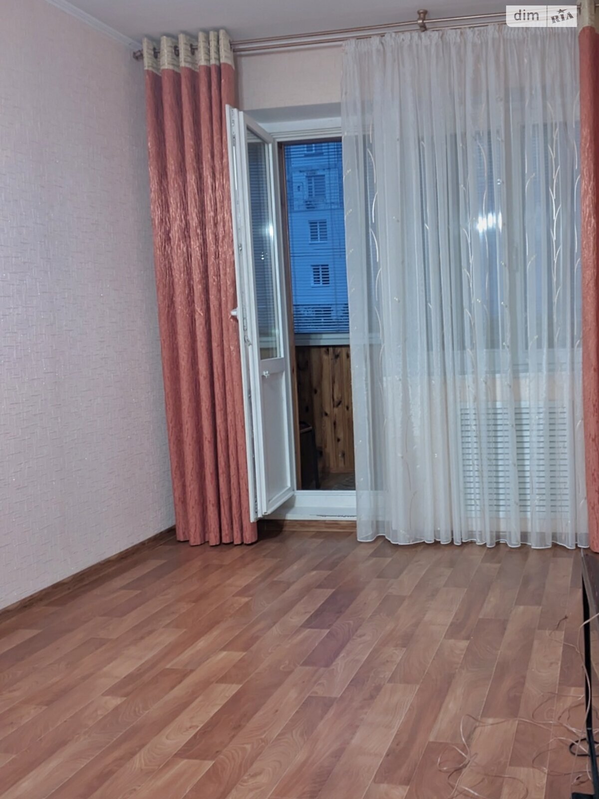 Продаж двокімнатної квартири в Чернігові, на вул. Курсанта Єськова 8А, район Єськов фото 1