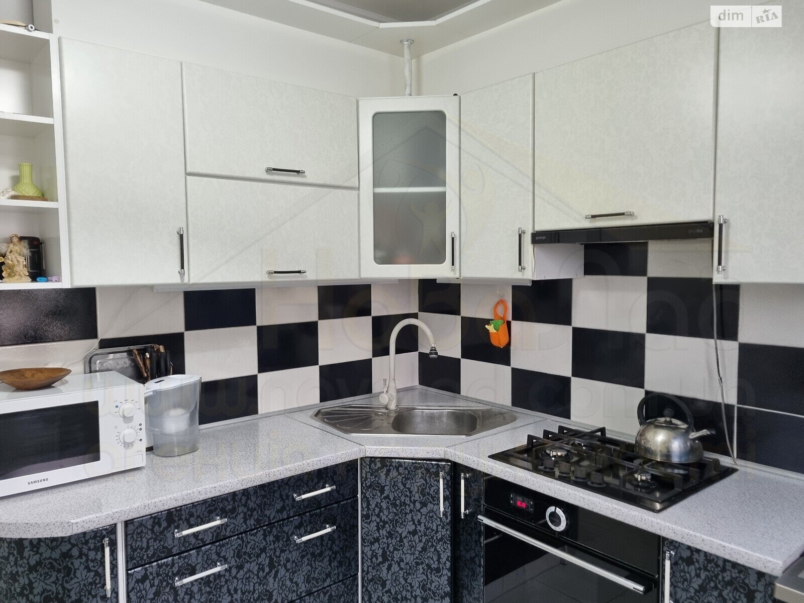 Продаж трикімнатної квартири в Чернігові, на вул. Курсанта Єськова, район Єськов фото 1