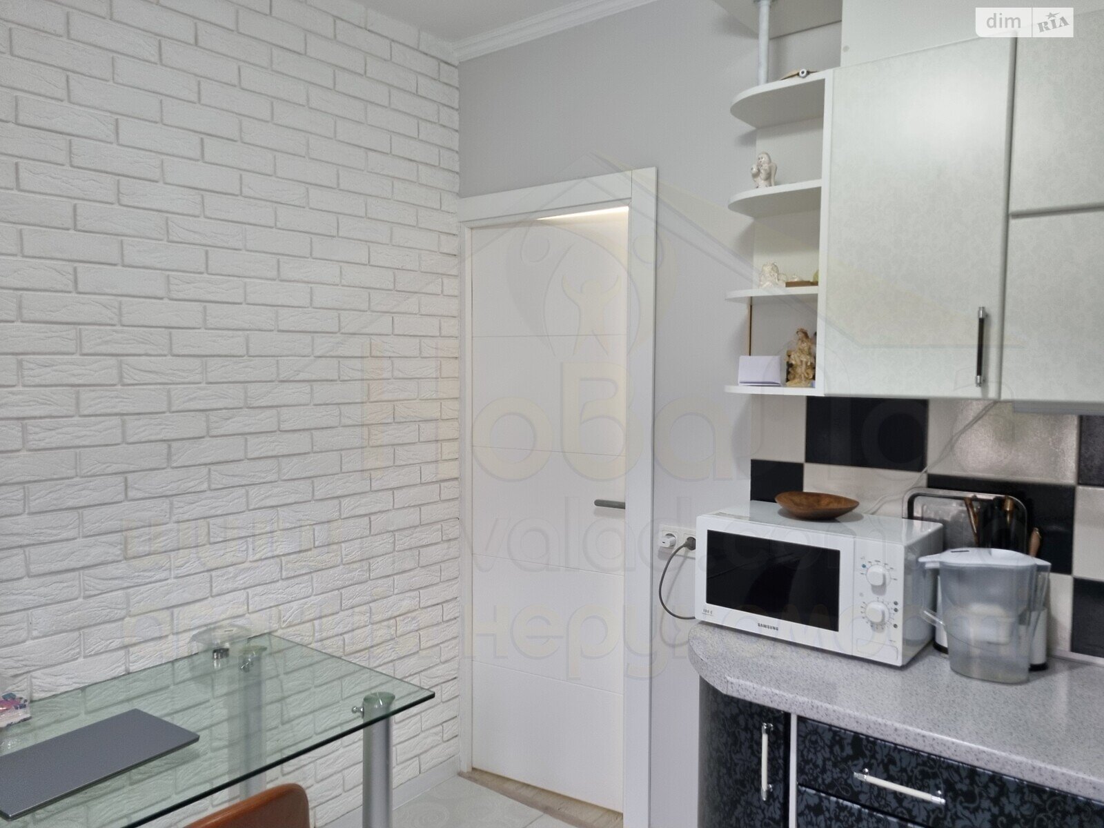 Продаж трикімнатної квартири в Чернігові, на вул. Курсанта Єськова, район Єськов фото 1