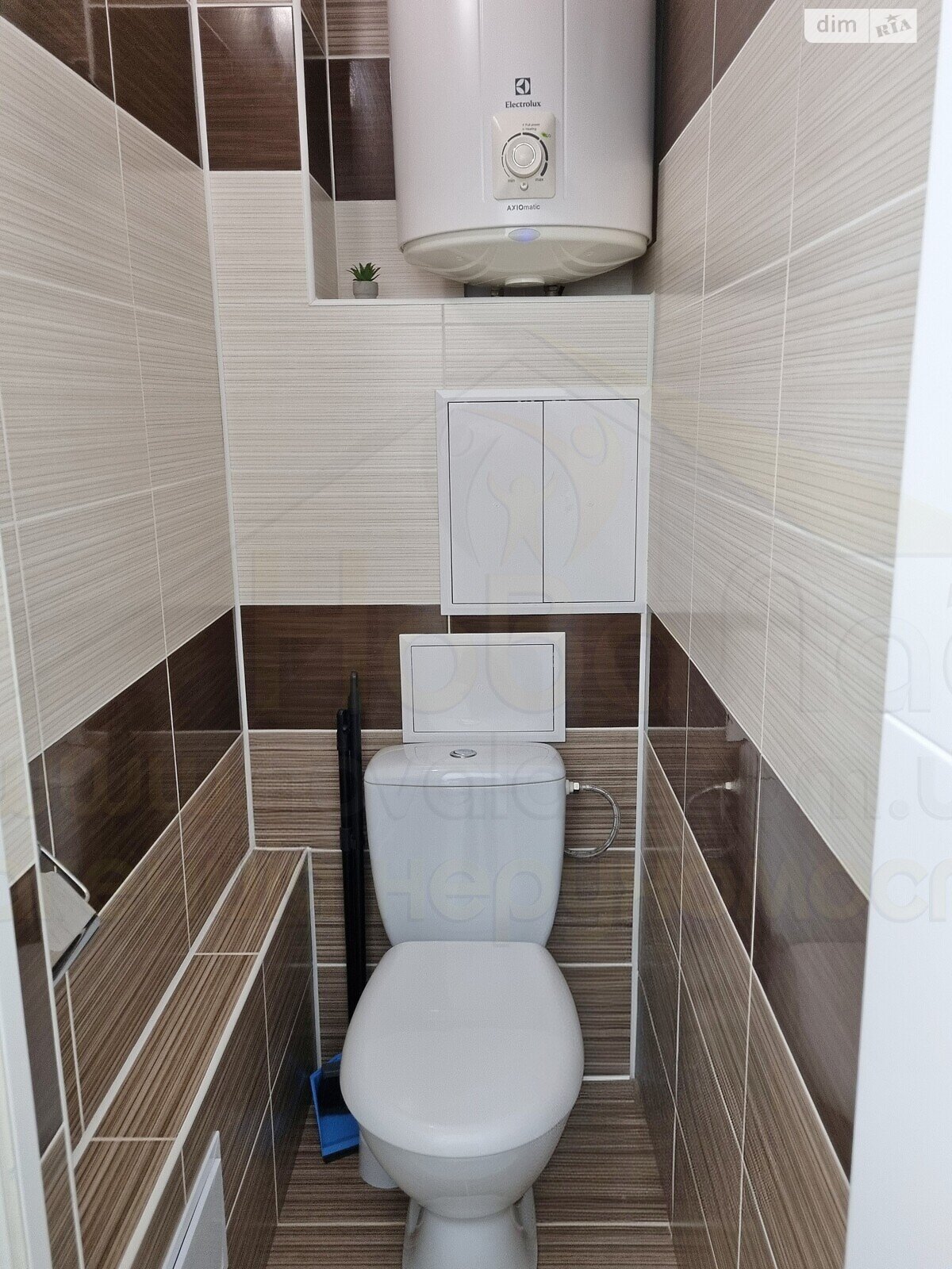 Продаж трикімнатної квартири в Чернігові, на вул. Курсанта Єськова, район Єськов фото 1