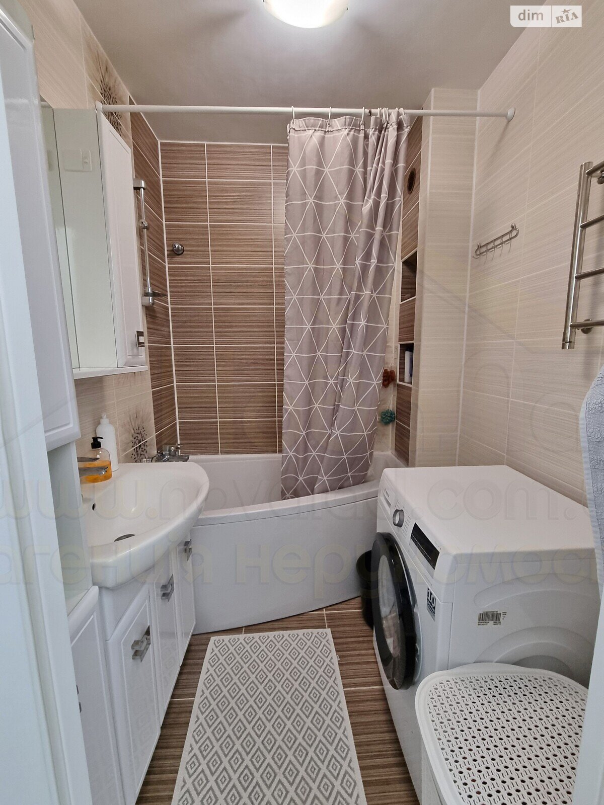 Продаж трикімнатної квартири в Чернігові, на вул. Курсанта Єськова, район Єськов фото 1