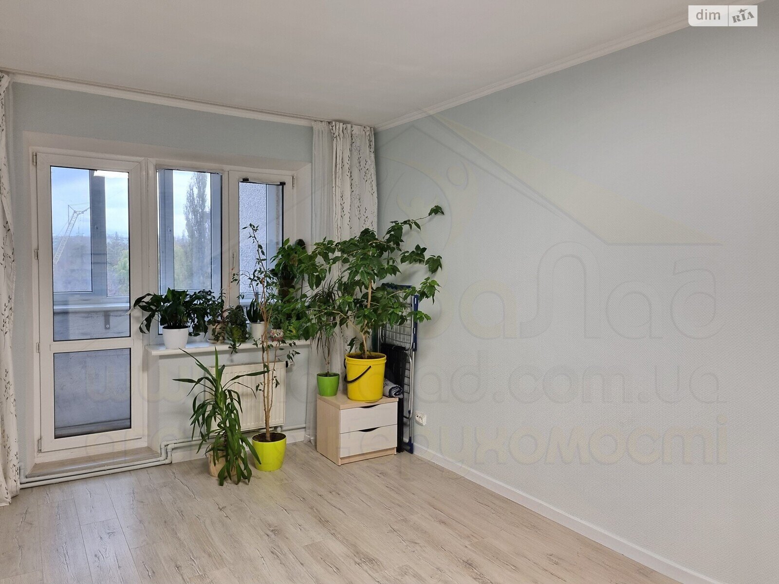 Продаж трикімнатної квартири в Чернігові, на вул. Курсанта Єськова, район Єськов фото 1