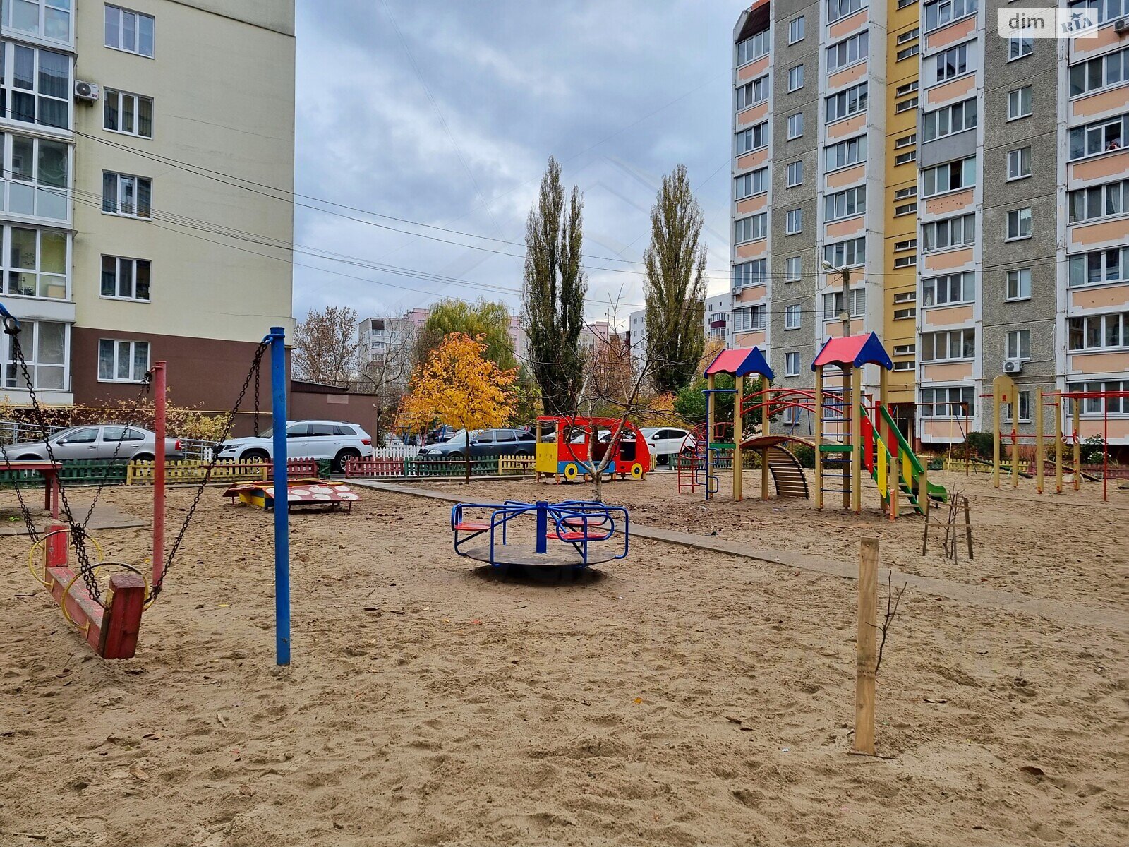 Продаж трикімнатної квартири в Чернігові, на вул. Курсанта Єськова, район Єськов фото 1