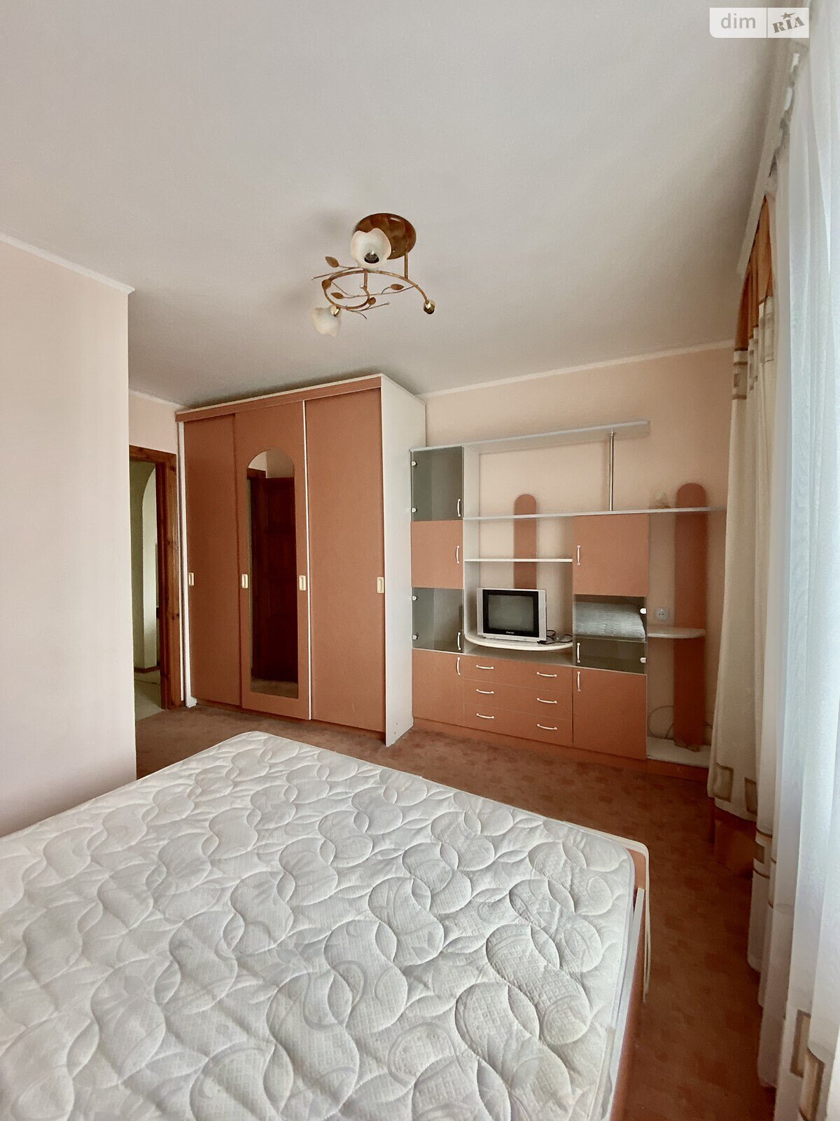 Продажа трехкомнатной квартиры в Чернигове, на ул. 1-й Гвардейской Армии 4, район Градецкий фото 1