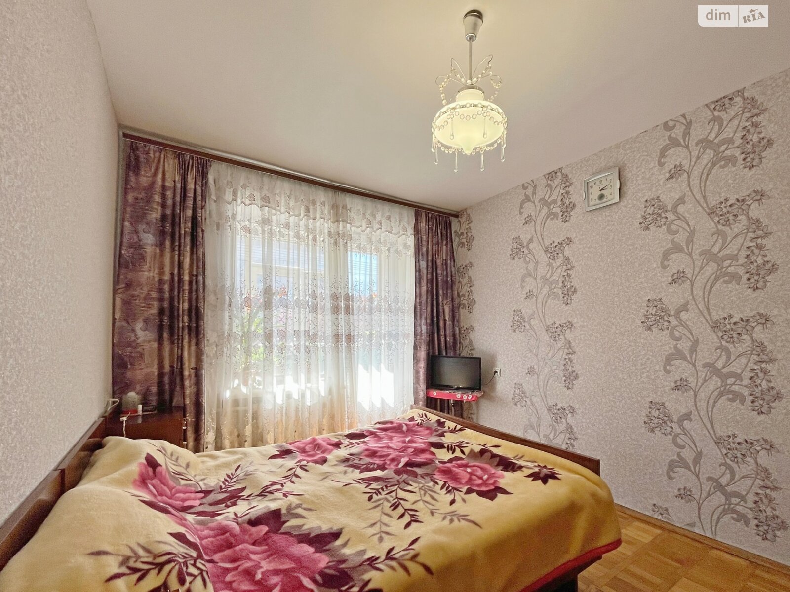 Продаж трикімнатної квартири в Чернігові, на вул. Богуна Івана 54, район Градецький фото 1 Продаж трикімнатної квартири в Чернігові, на вул. Богуна Івана 54, район Градецький фото 1