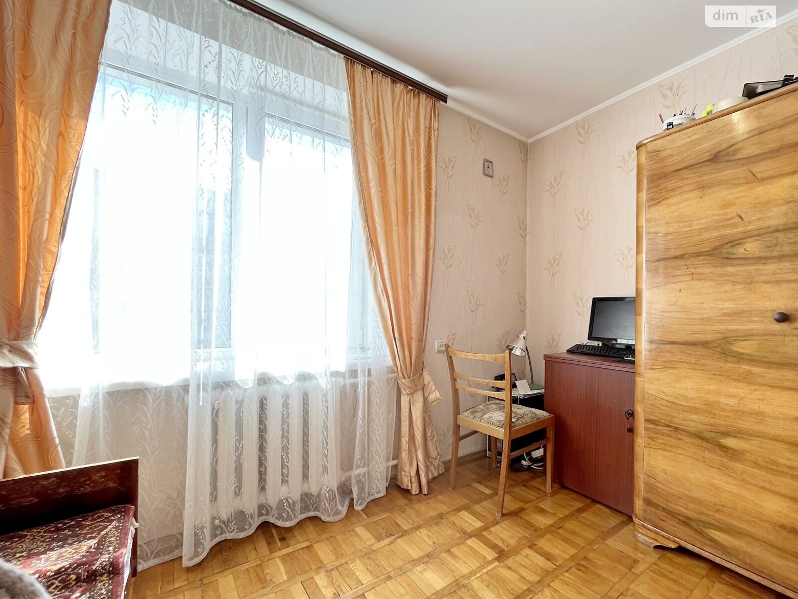 Продаж трикімнатної квартири в Чернігові, на вул. Богуна Івана 54, район Градецький фото 1 Продаж трикімнатної квартири в Чернігові, на вул. Богуна Івана 54, район Градецький фото 1