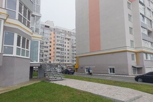 Продажа трехкомнатной квартиры в Чернигове, на ул. Жабинского 2, район Круг фото 2