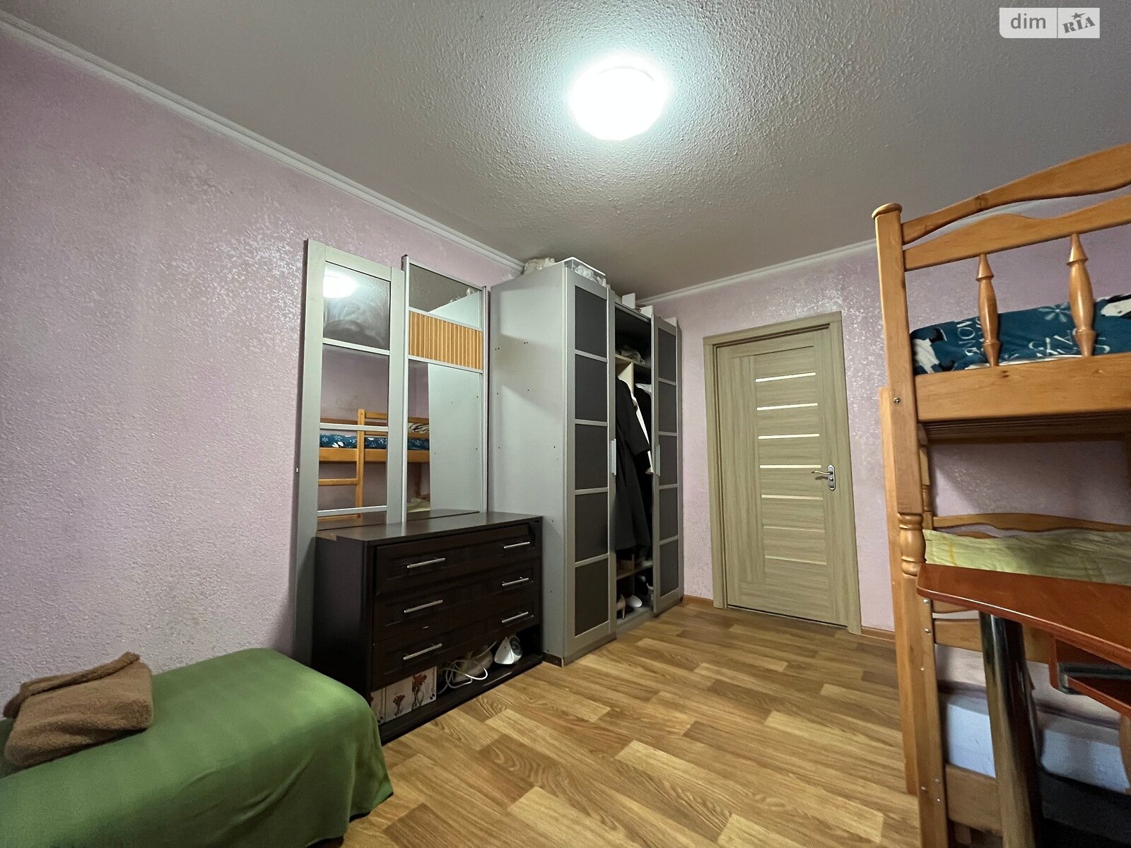 Продажа четырехкомнатной квартиры в Чернигове, на ул. Красносельского, кв. 53, район Масаны фото 1 Продажа четырехкомнатной квартиры в Чернигове, на ул. Красносельского, кв. 53, район Масаны фото 1