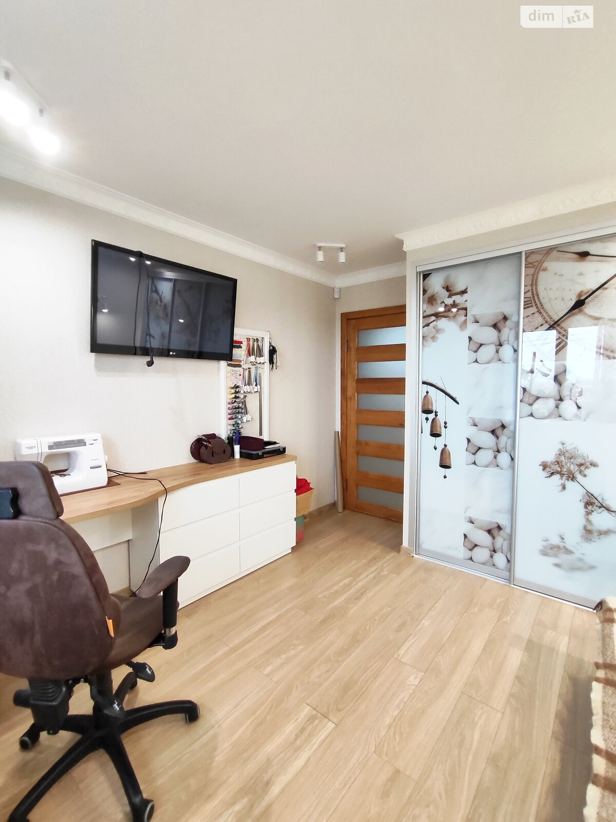 Продажа трехкомнатной квартиры в Чернигове, на ул. Красносельского 37, район Масаны фото 1