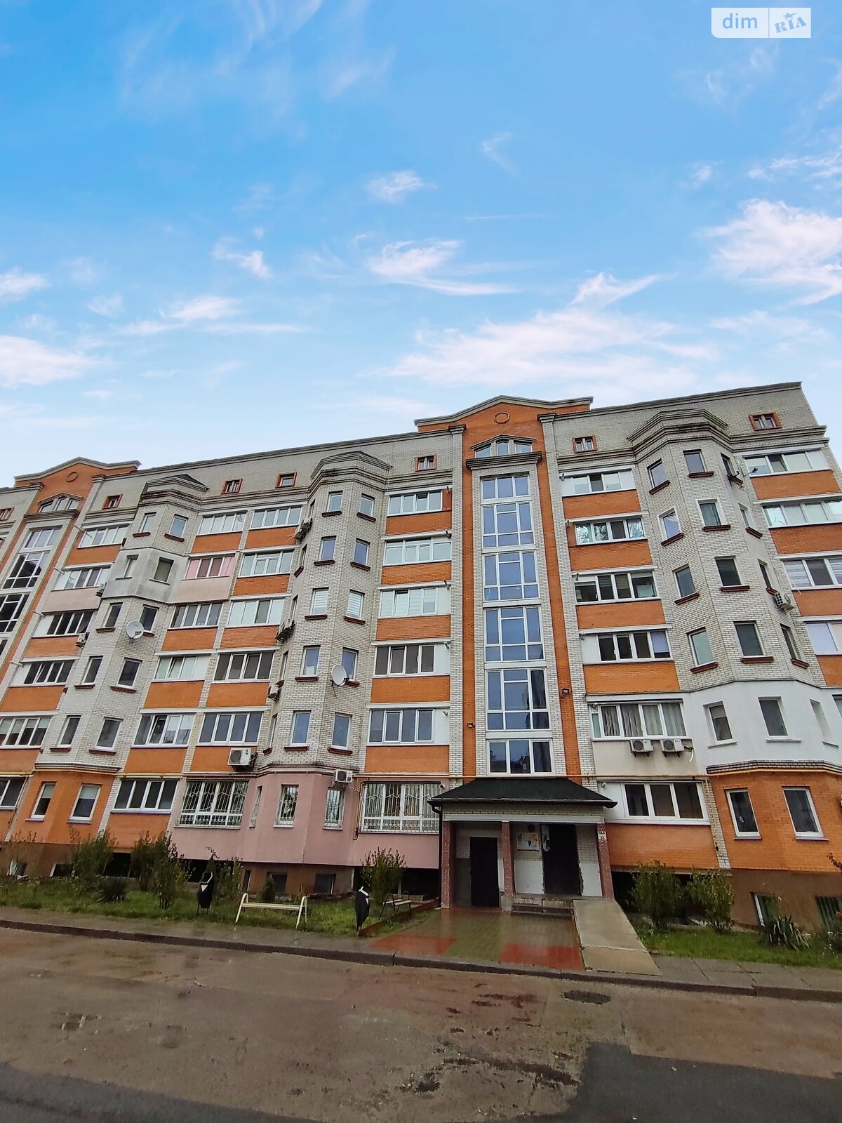 Продажа трехкомнатной квартиры в Чернигове, на ул. Красносельского 37, район Масаны фото 1