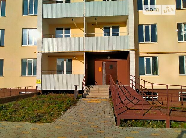 Продажа трехкомнатной квартиры в Чернигове, на ул. Независимости, район Масаны фото 1