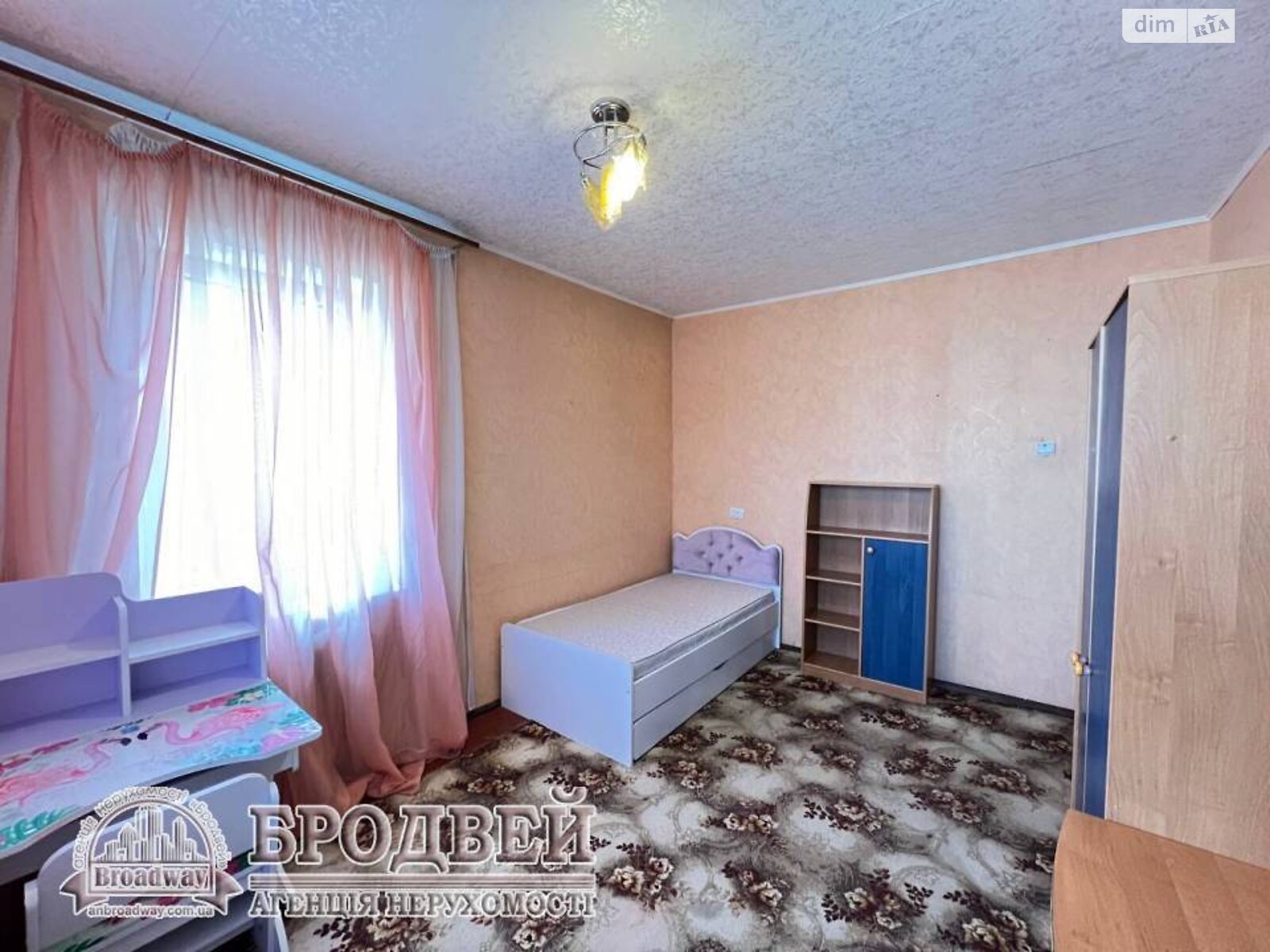 Продажа трехкомнатной квартиры в Чернигове, на ул. Независимости 16, район Масаны фото 1