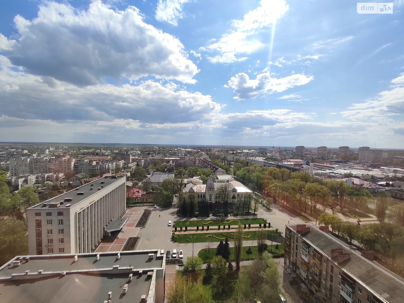 Продажа четырехкомнатной квартиры в Чернигове, на ул. Киевская, район Мегацентр фото 1