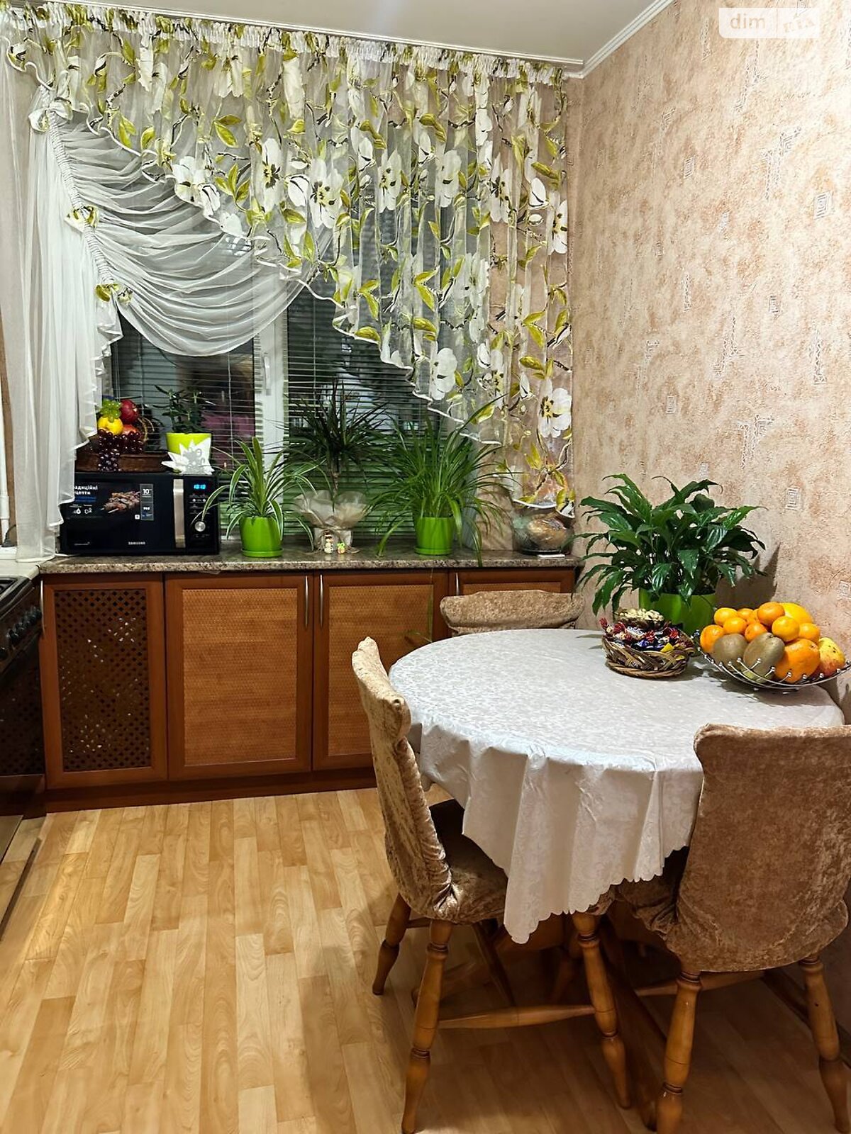 Продаж трикімнатної квартири в Чернігові, на просп. Миру 204, фото 1 Продаж трикімнатної квартири в Чернігові, на просп. Миру 204, фото 1