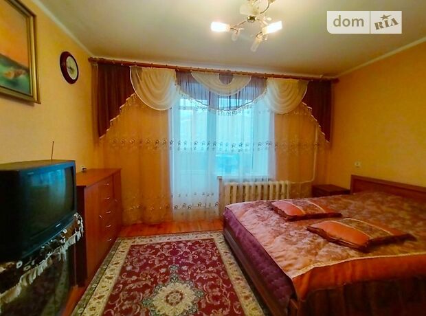 Продажа трехкомнатной квартиры в Чернигове, на ул. Черновола Вячеслава, район Новозаводской фото 1 Продажа трехкомнатной квартиры в Чернигове, на ул. Черновола Вячеслава, район Новозаводской фото 1