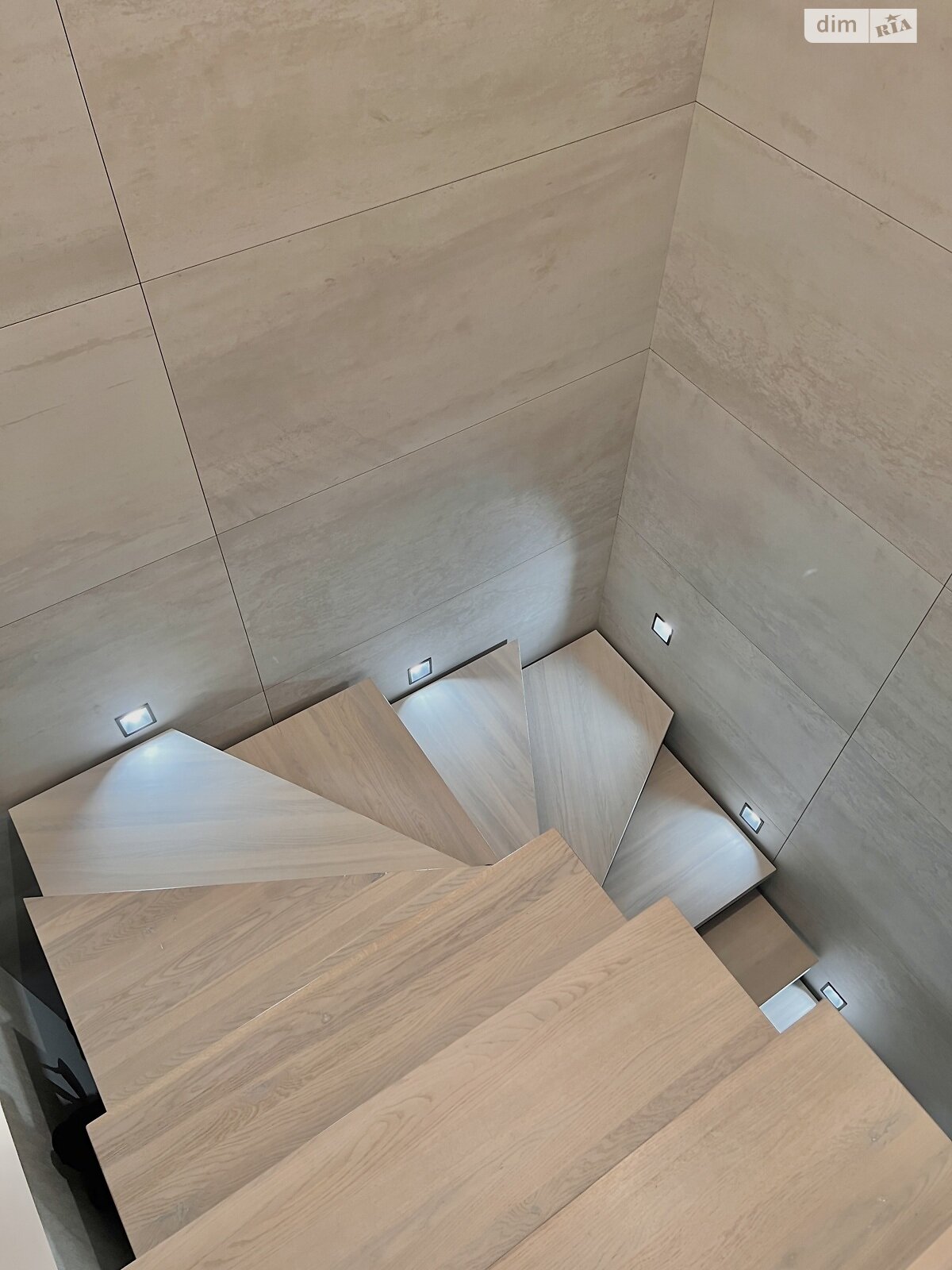 Продажа четырехкомнатной квартиры в Чернигове, на ул. Жабинского 2В, район Новозаводской фото 1