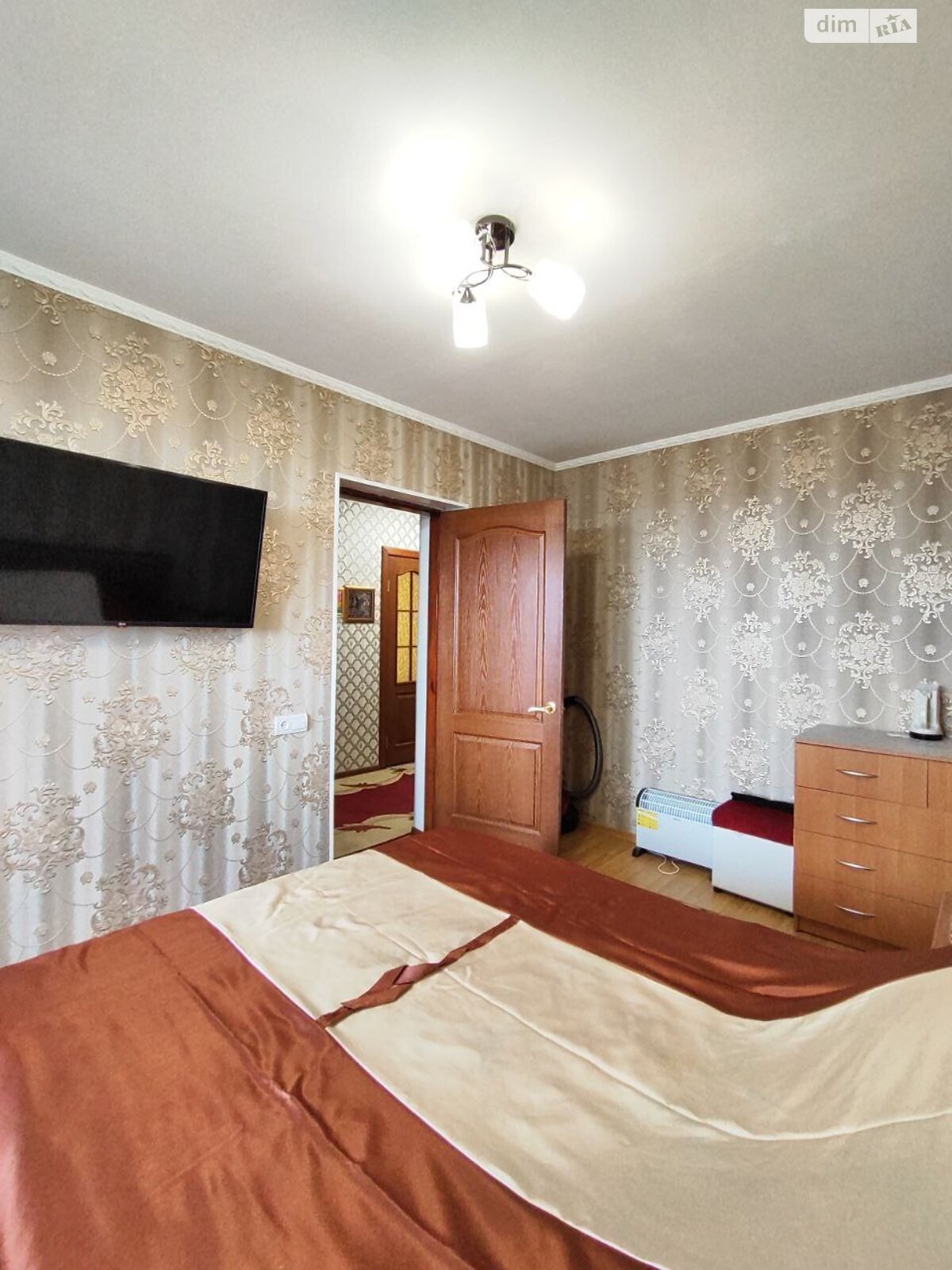 Продажа трехкомнатной квартиры в Чернигове, на ул. Старобелоусская 14В, район Новозаводской фото 1