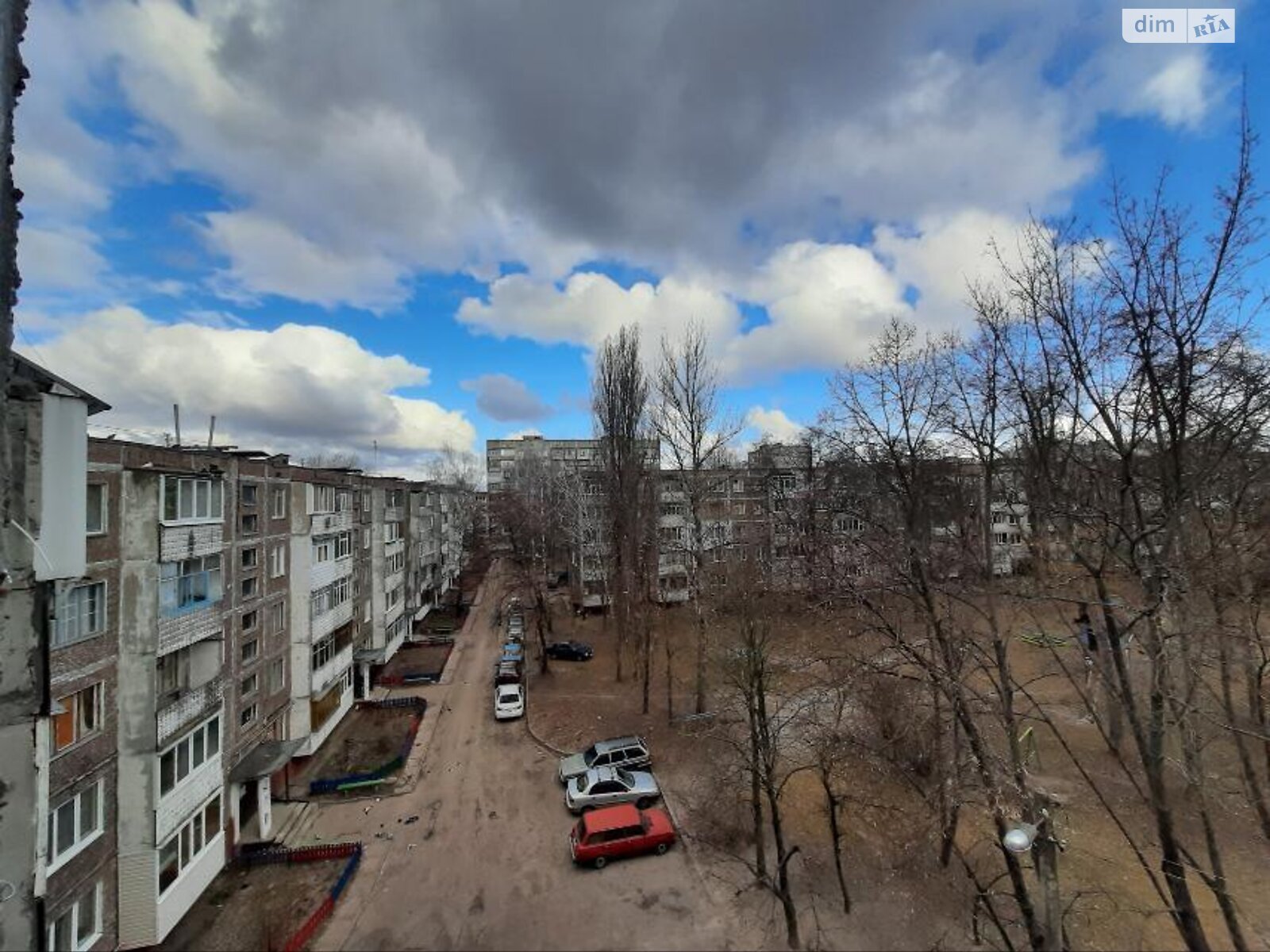 Продаж трикімнатної квартири в Чернігові, на вул. Космонавтів, район Рокосовського фото 1