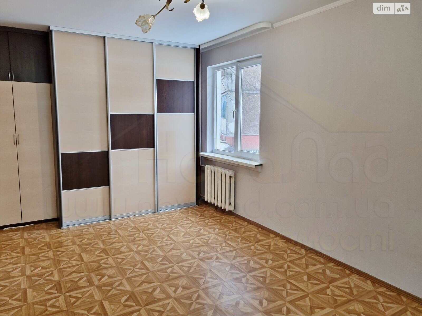 Продажа трехкомнатной квартиры в Чернигове, на ул. Защитников Украины, район Рокоссовского фото 1