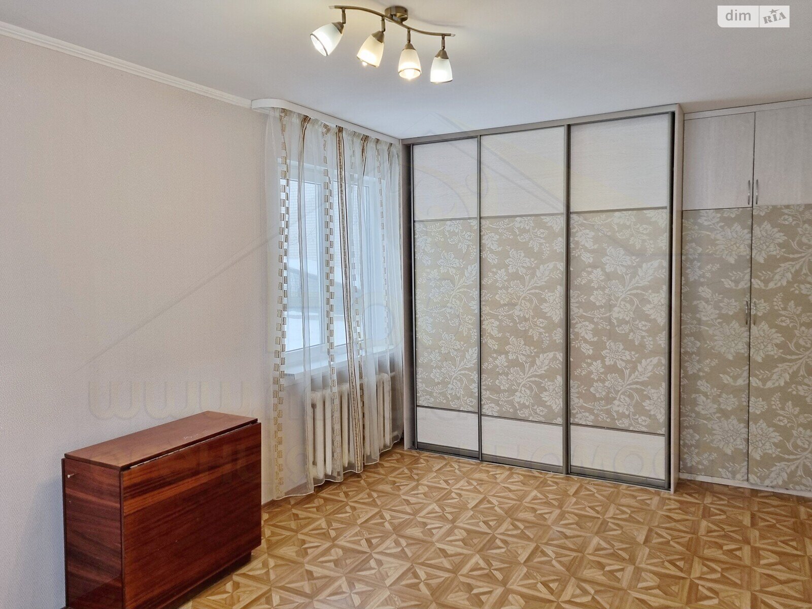 Продажа трехкомнатной квартиры в Чернигове, на ул. Защитников Украины, район Рокоссовского фото 1