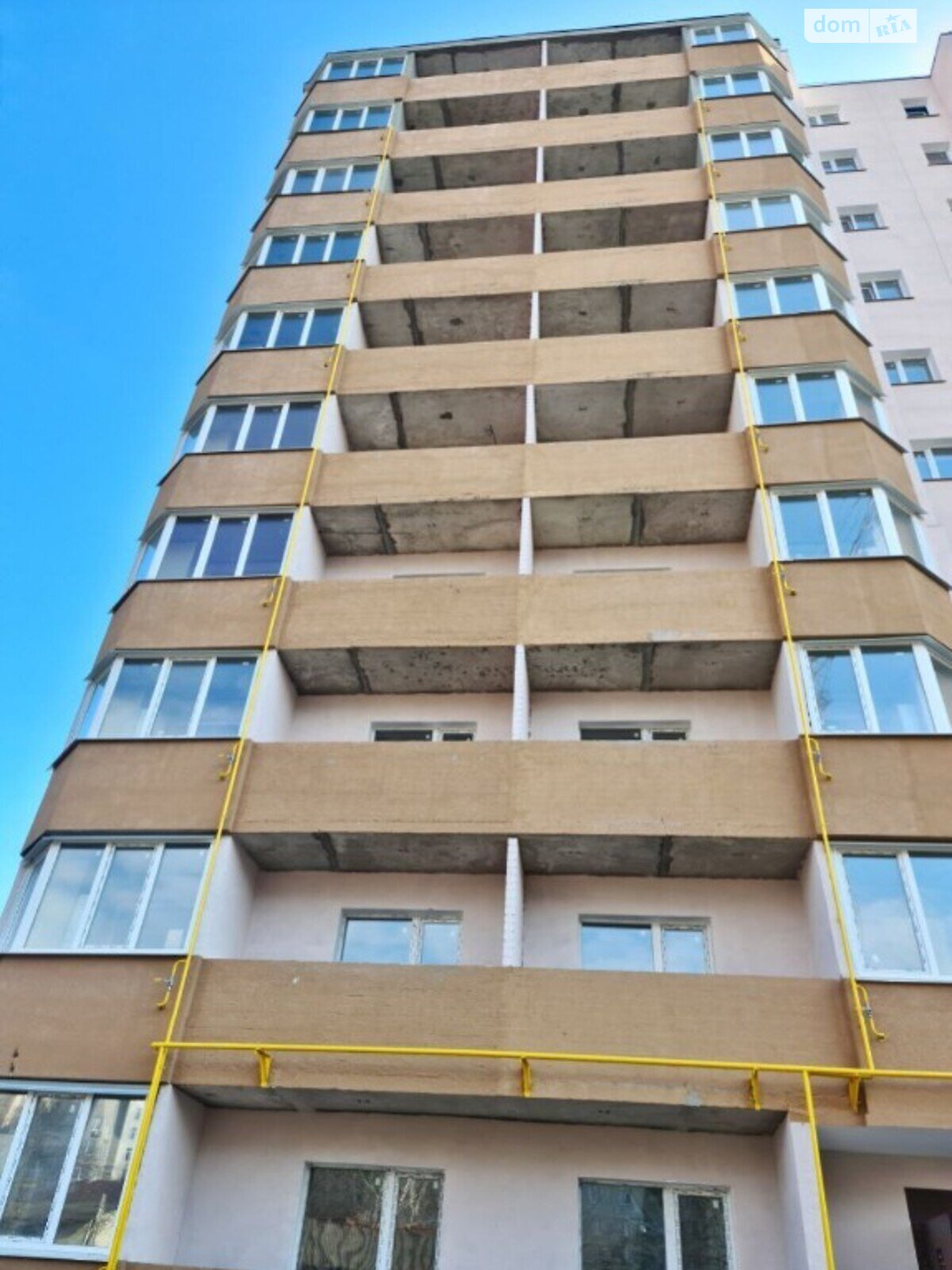 Продаж трикімнатної квартири в Чернігові, на вул. Гонча 61А, район Центр фото 1