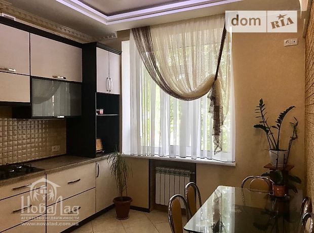Продажа двухкомнатной квартиры в Чернигове, на просп. Победы район Центр фото 1 Продажа двухкомнатной квартиры в Чернигове, на просп. Победы район Центр фото 1