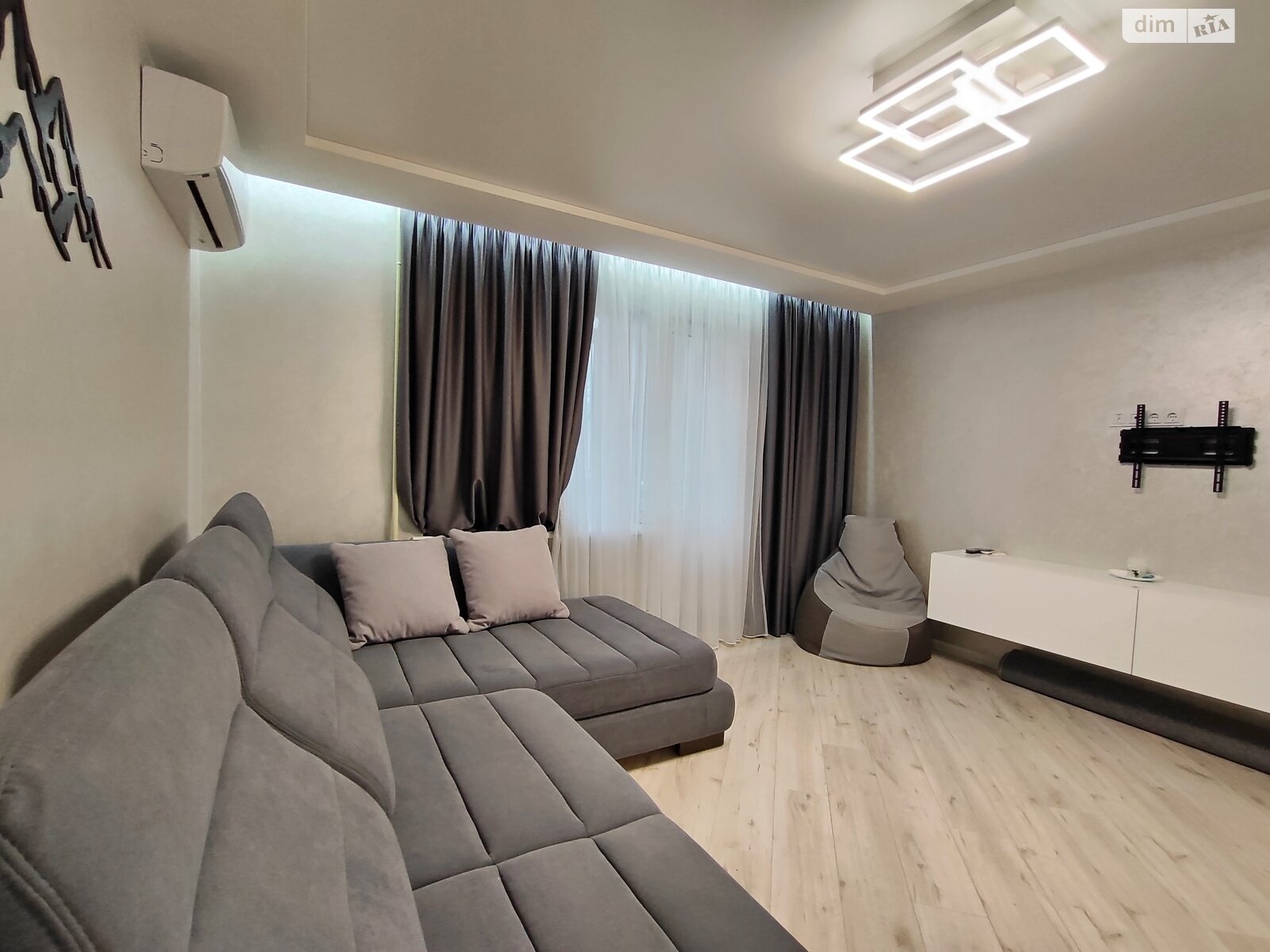 Продаж однокімнатної квартири в Чернігові, на вул. Самострова Ігоря 22, район Центр фото 1