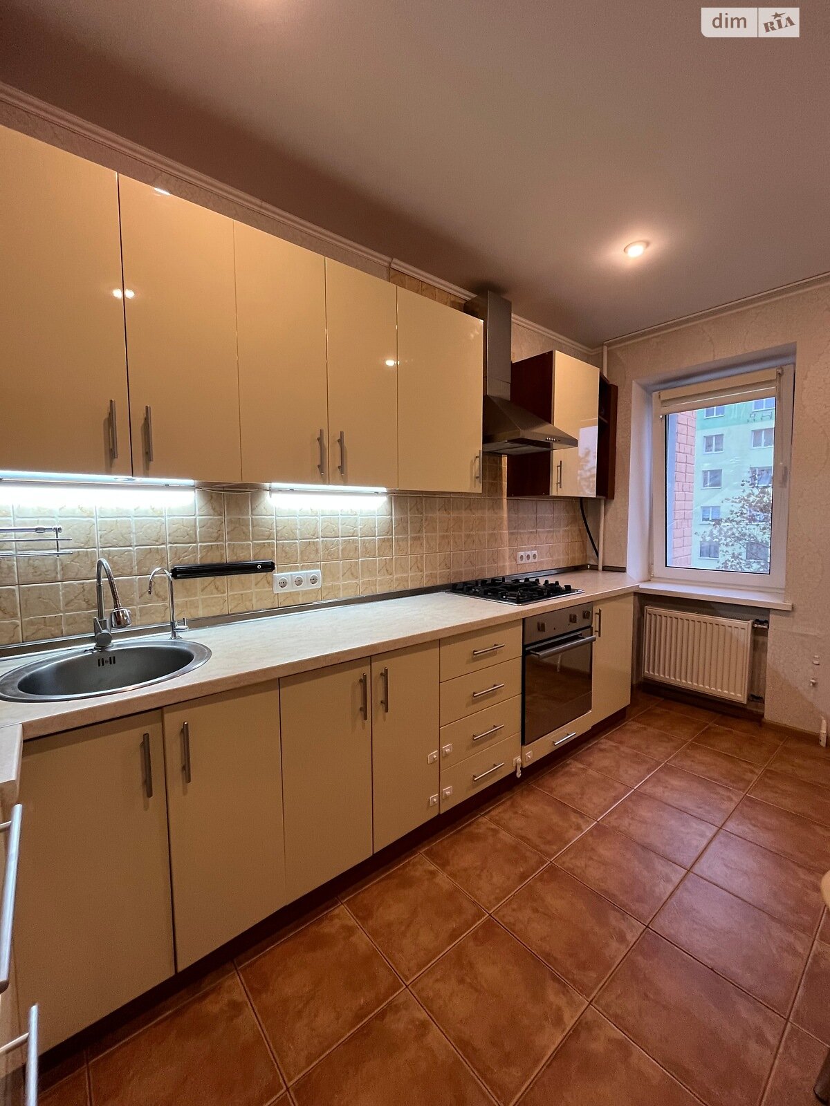 Продажа трехкомнатной квартиры в Чернигове, на ул. Шевчука, район Центр фото 1 Продажа трехкомнатной квартиры в Чернигове, на ул. Шевчука, район Центр фото 1