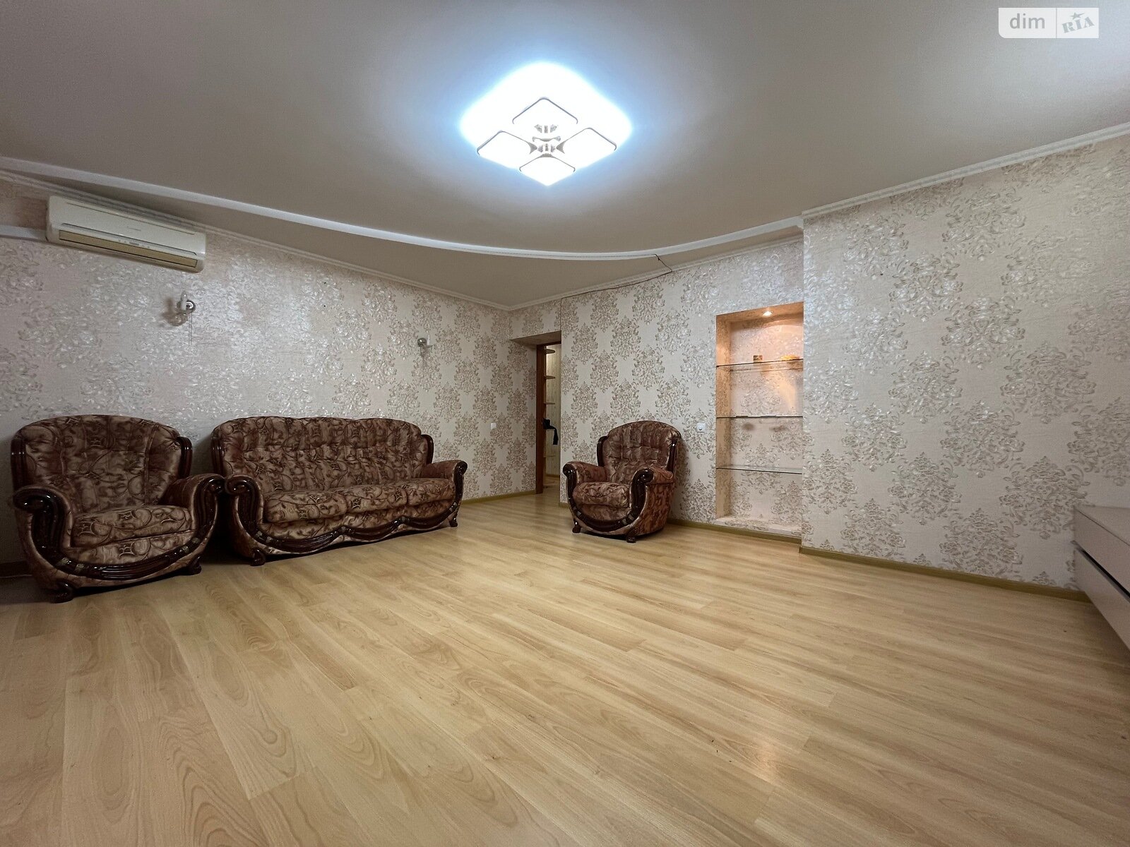 Продажа трехкомнатной квартиры в Чернигове, на ул. Шевчука, район Центр фото 1 Продажа трехкомнатной квартиры в Чернигове, на ул. Шевчука, район Центр фото 1