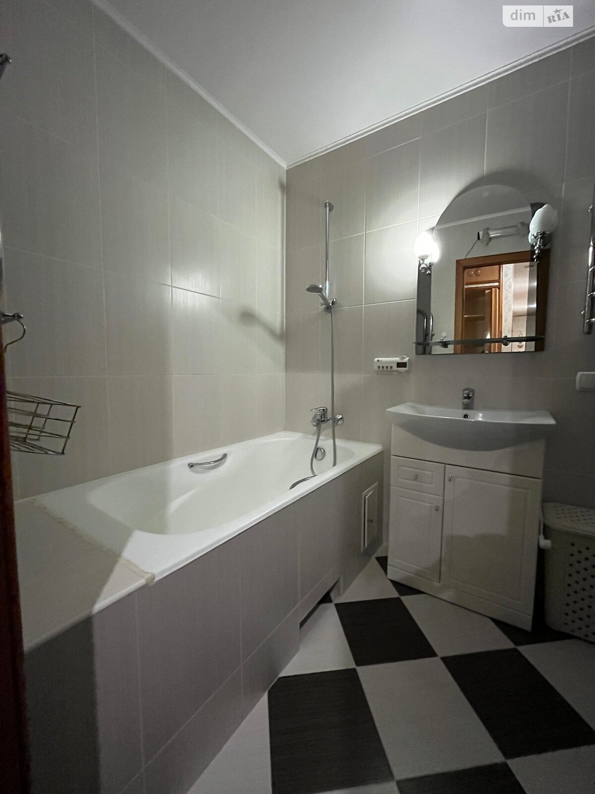 Продажа трехкомнатной квартиры в Чернигове, на ул. Шевчука, район Центр фото 1 Продажа трехкомнатной квартиры в Чернигове, на ул. Шевчука, район Центр фото 1