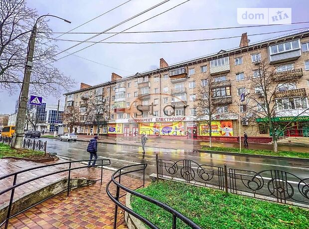 Продажа однокомнатной квартиры в Чернигове, на просп. Мира, район Центр фото 1 Продажа однокомнатной квартиры в Чернигове, на просп. Мира, район Центр фото 1