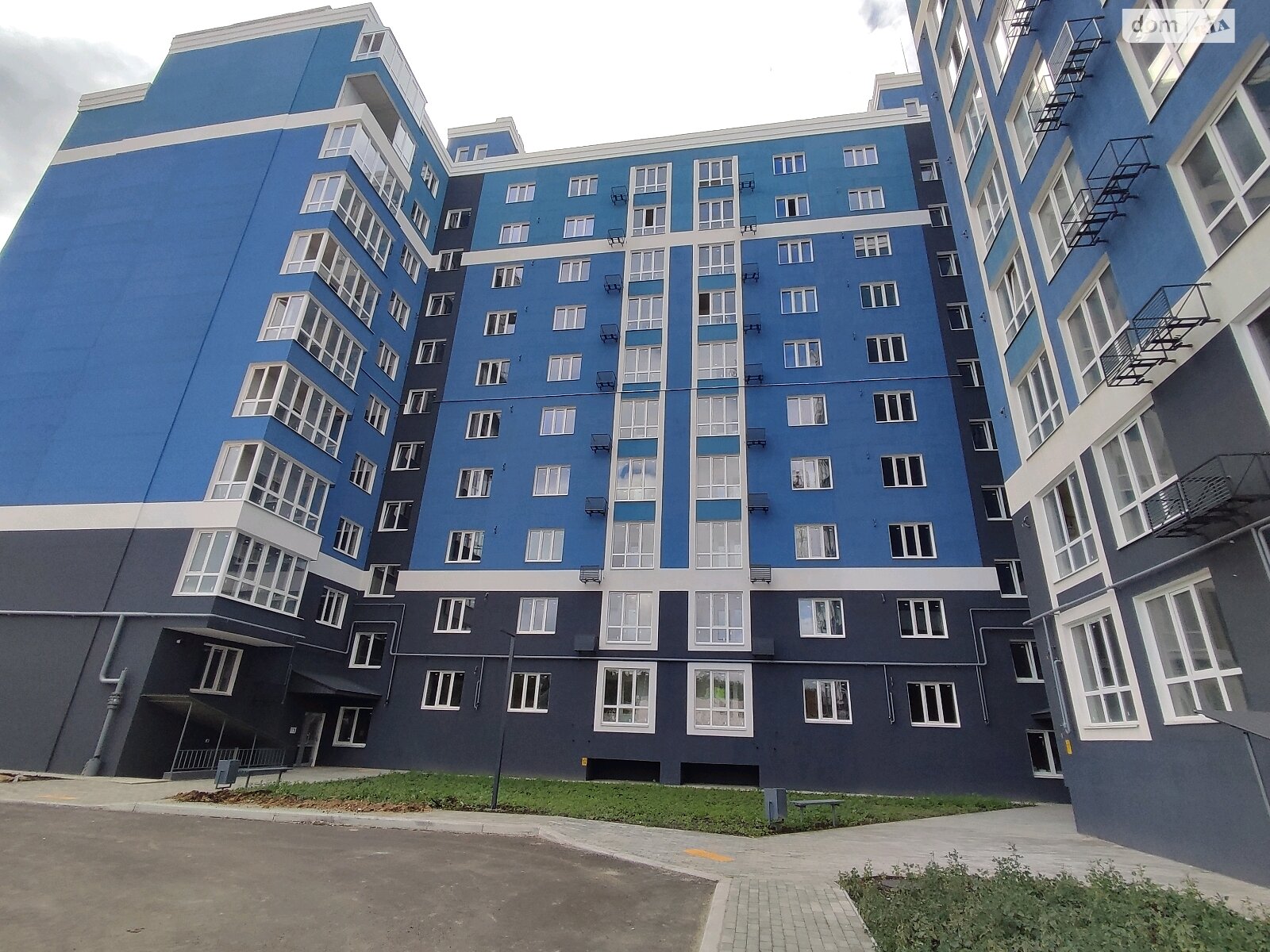 Продажа трехкомнатной квартиры в Чернигове, на ул. Лесная 42, район Яловщина фото 1