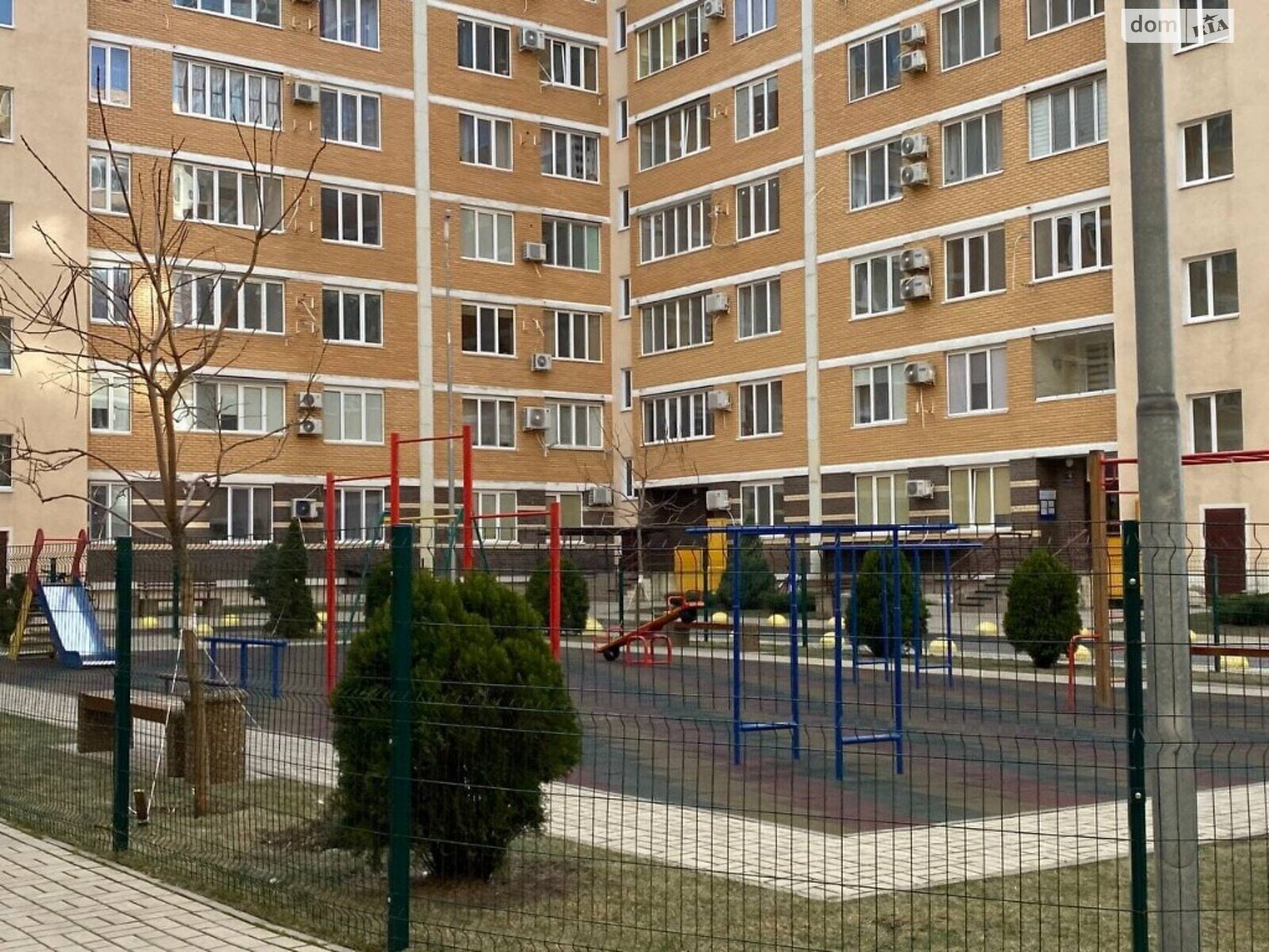 Продаж однокімнатної квартири в Чорноморську, на вул. Захисників України, район Іллічівськ фото 1 Продаж однокімнатної квартири в Чорноморську, на вул. Захисників України, район Іллічівськ фото 1