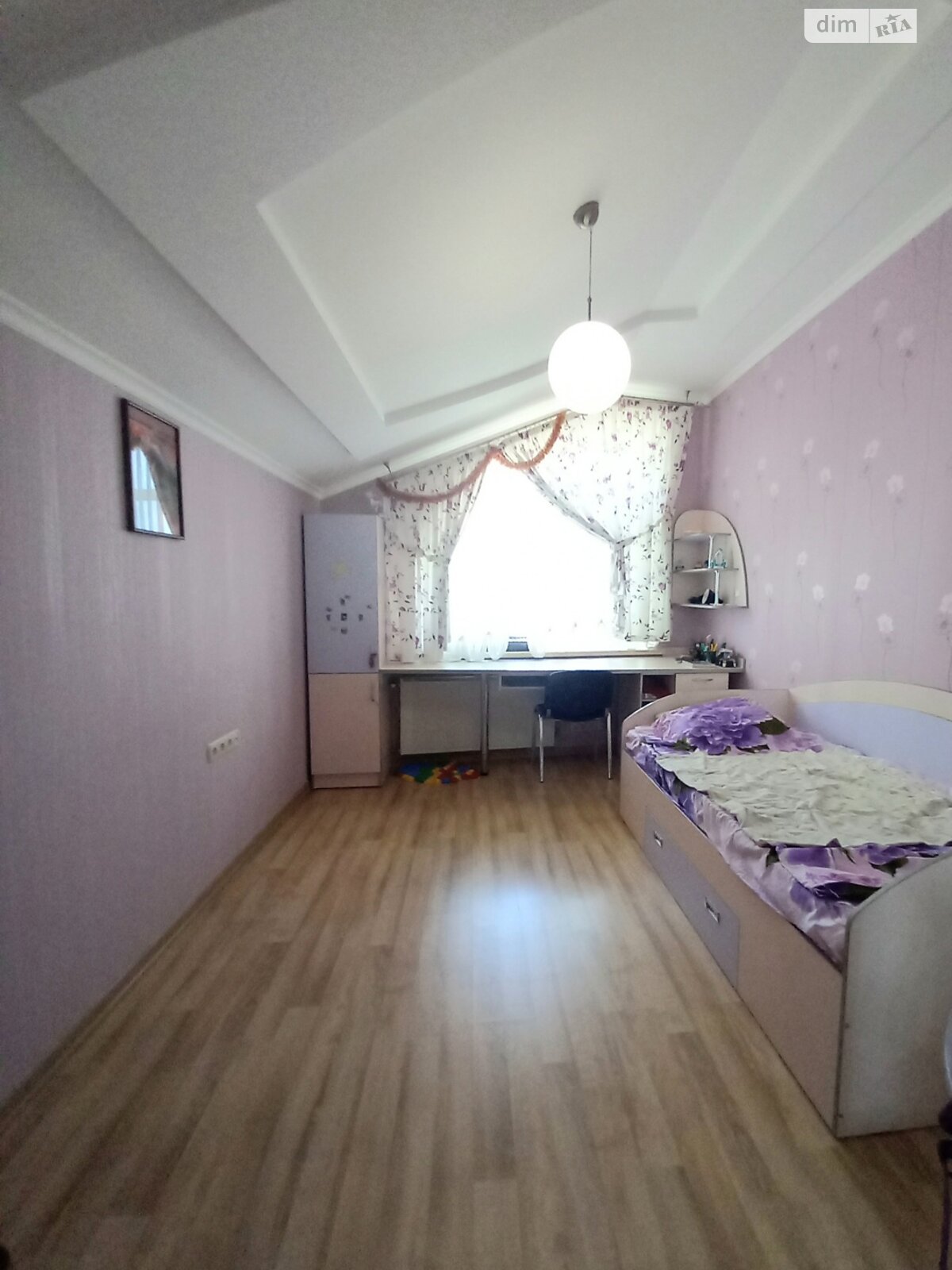 Продажа пятикомнатной квартиры в Черноморске, на ул. Защитников Украины, район Ильичевск фото 1 Продажа пятикомнатной квартиры в Черноморске, на ул. Защитников Украины, район Ильичевск фото 1