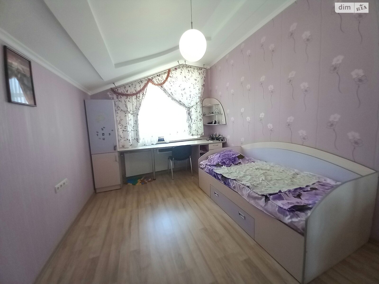 Продажа пятикомнатной квартиры в Черноморске, на ул. Защитников Украины, район Ильичевск фото 1 Продажа пятикомнатной квартиры в Черноморске, на ул. Защитников Украины, район Ильичевск фото 1