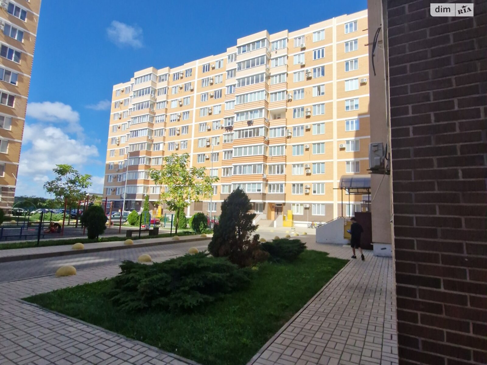 Продаж однокімнатної квартири в Чорноморську, на вул. Захисників України, район Іллічівськ фото 1 Продаж однокімнатної квартири в Чорноморську, на вул. Захисників України, район Іллічівськ фото 1