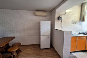 Продаж трикімнатної квартири в Чорноморську, на вул. Захисників України, район Іллічівськ фото 2
