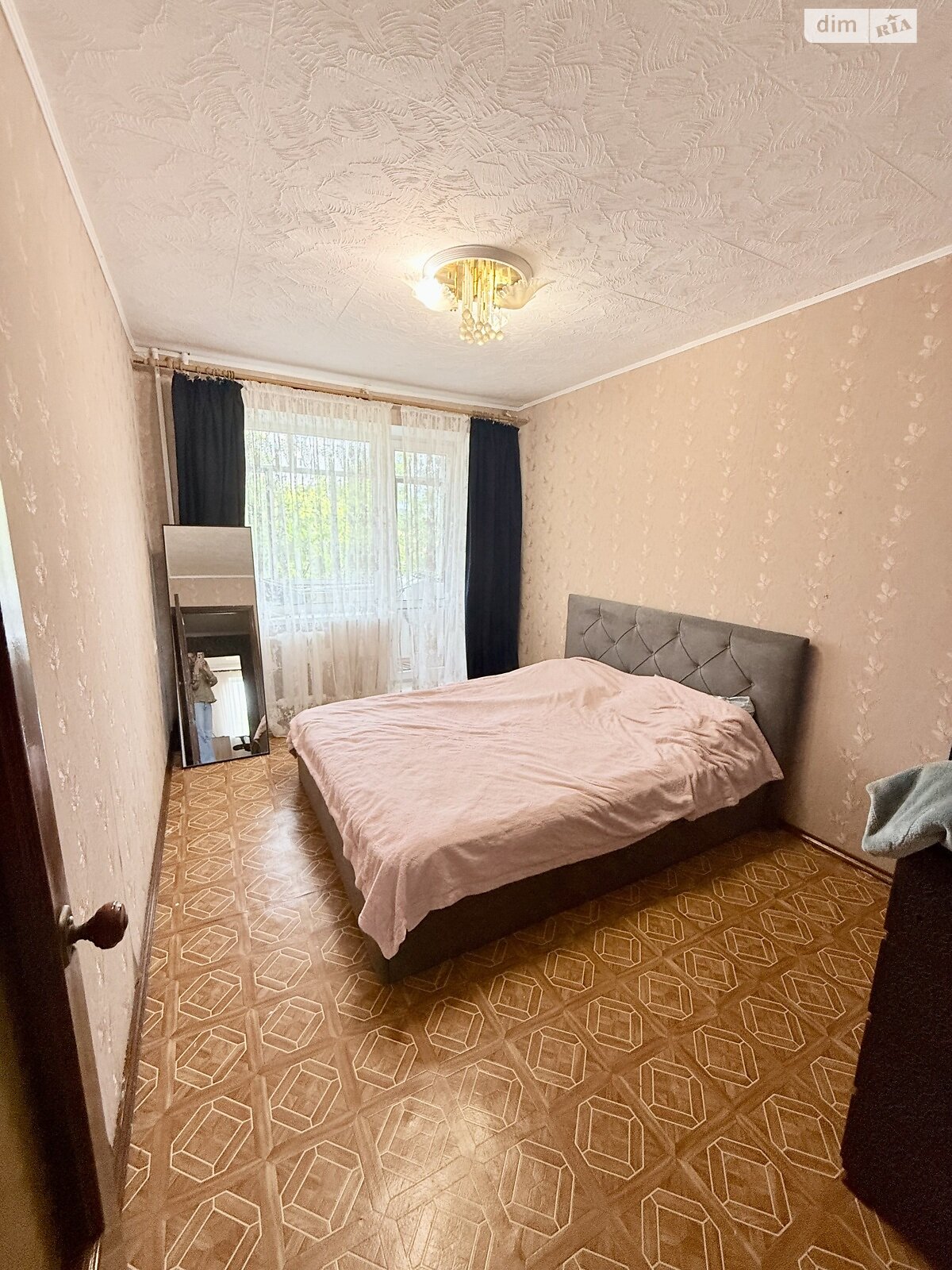 Продажа трехкомнатной квартиры в Черноморске, на ул. Александрийская, район Ильичевск фото 1 Продажа трехкомнатной квартиры в Черноморске, на ул. Александрийская, район Ильичевск фото 1