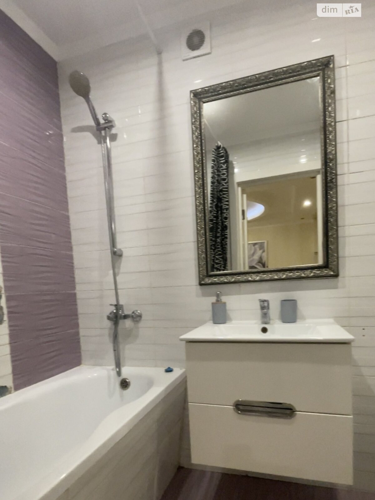 Продаж чотирикімнатної квартири в Чорноморську, на вул. Корабельна, район undefined фото 1 Продаж чотирикімнатної квартири в Чорноморську, на вул. Корабельна, район undefined фото 1